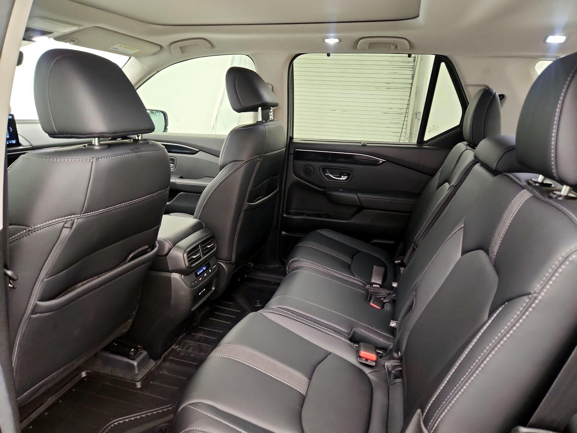 Thumbnail: 2025 Honda Pilot - 19