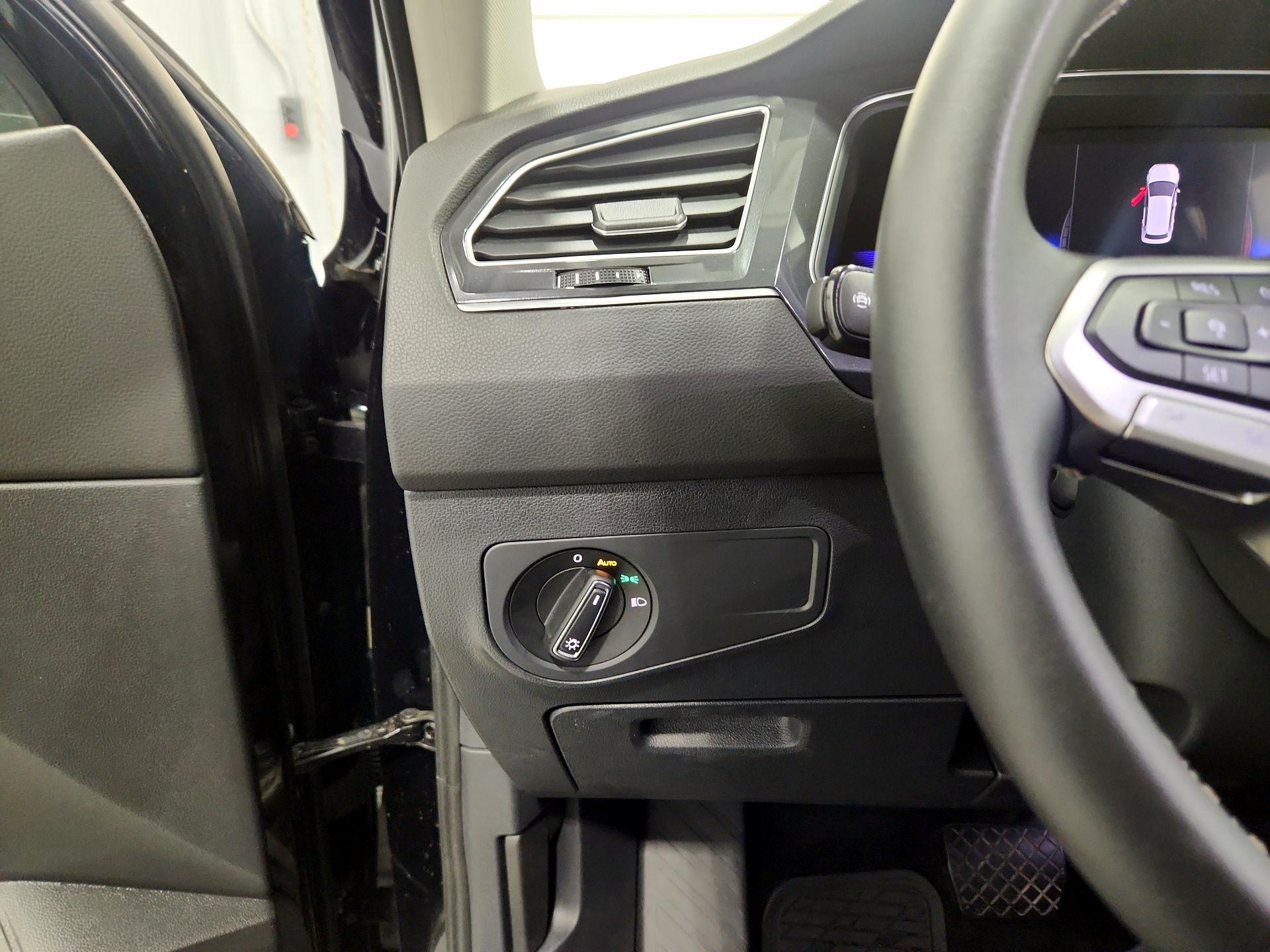 Thumbnail: 2024 Volkswagen Tiguan - 13