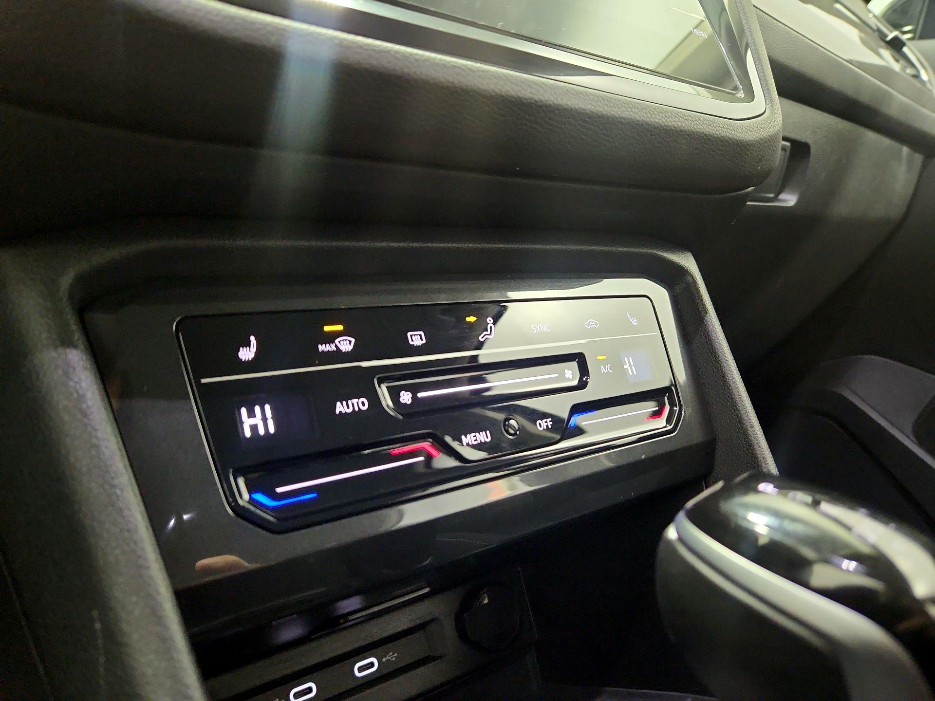 Thumbnail: 2024 Volkswagen Tiguan - 16