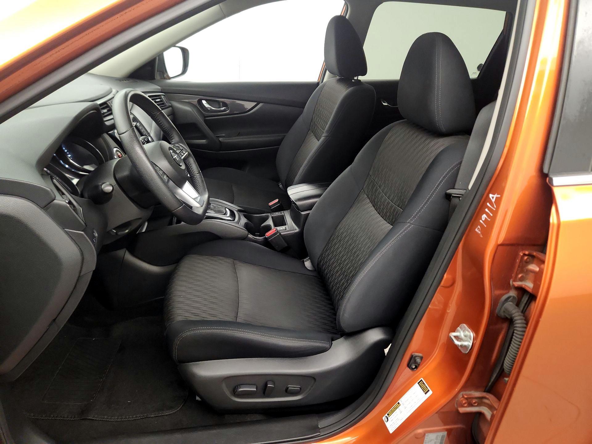 Thumbnail: 2019 Nissan Rogue - 9