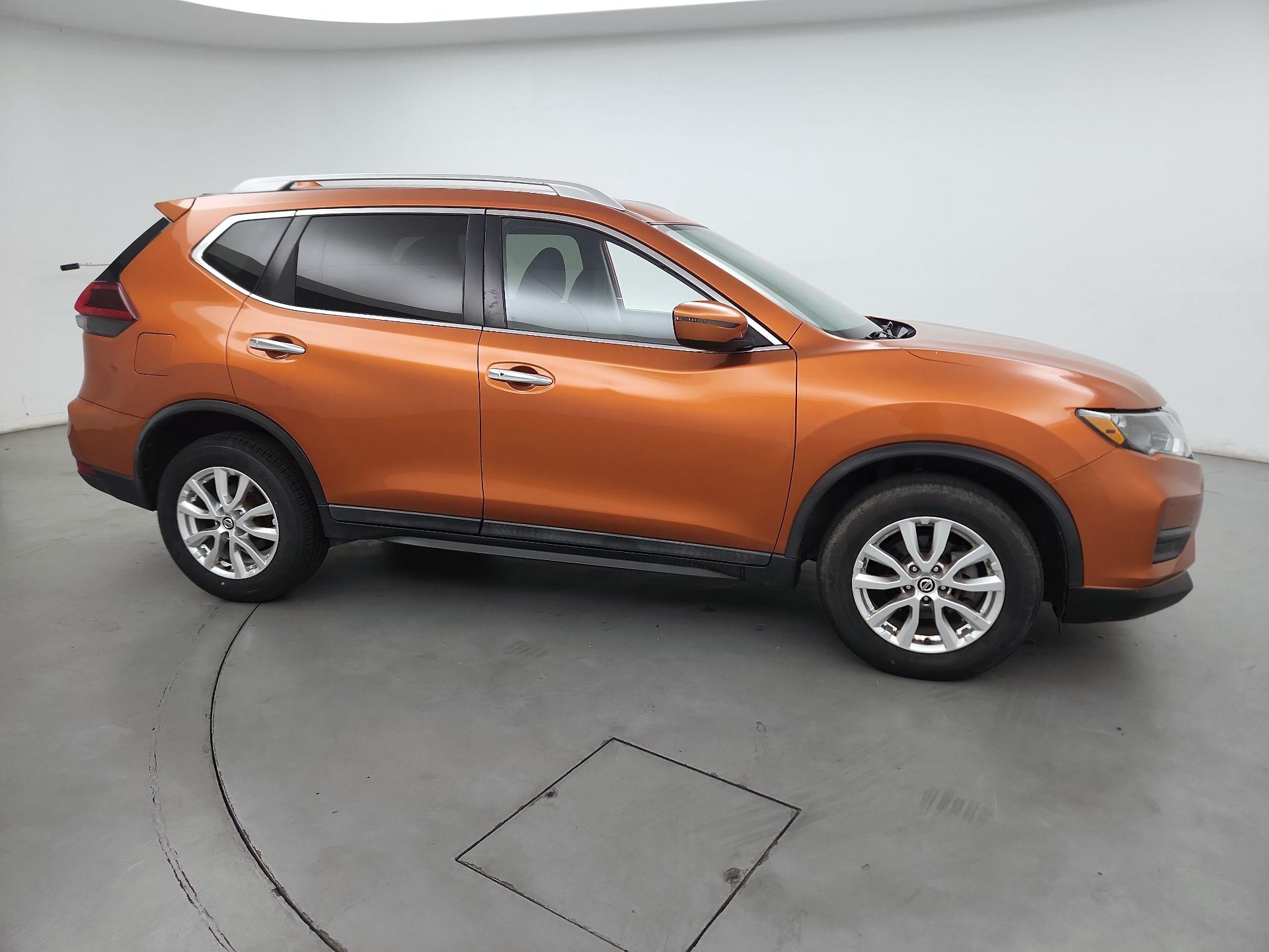 Thumbnail: 2019 Nissan Rogue - 4