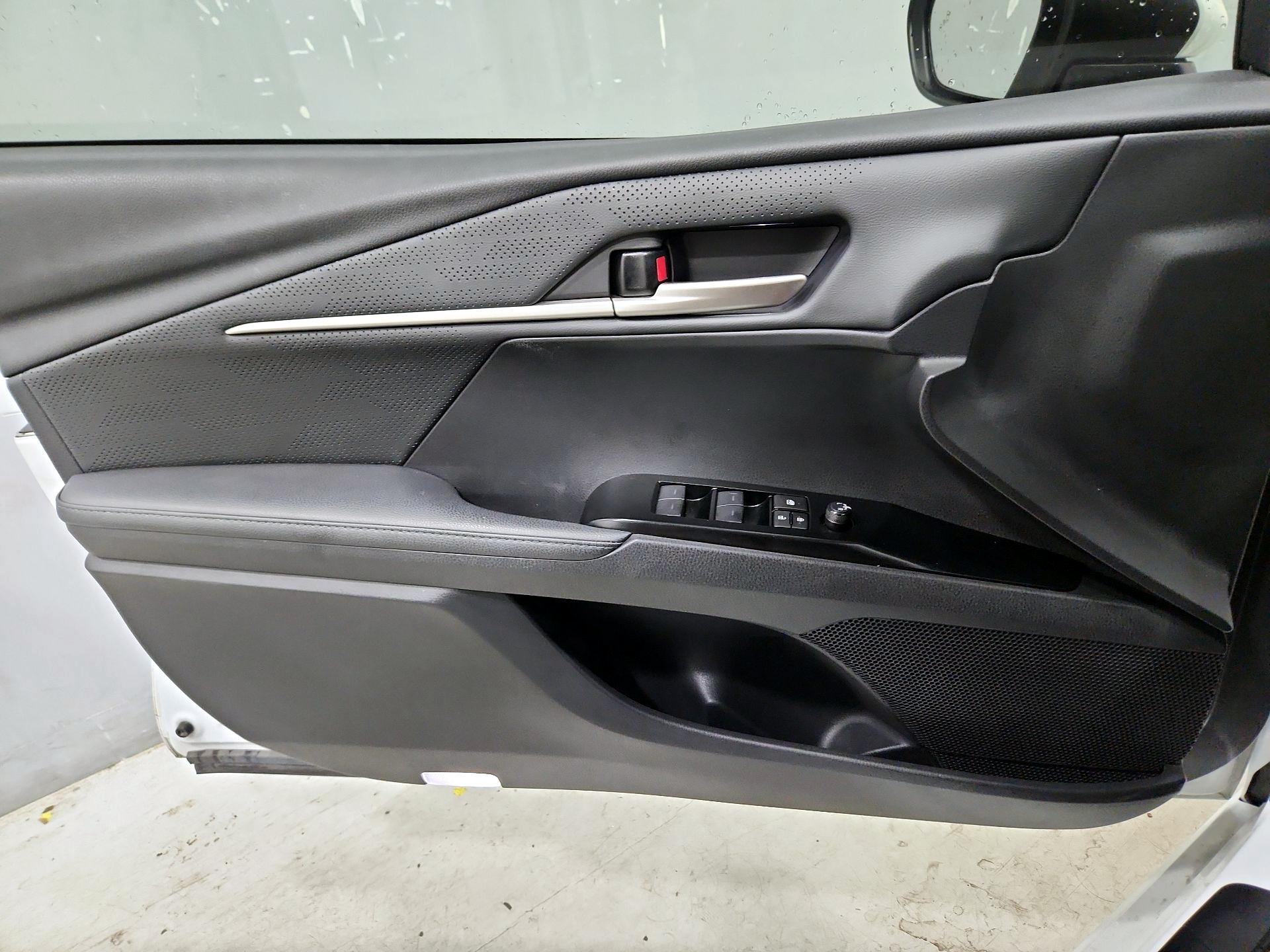 Thumbnail: 2025 Toyota Camry - 12