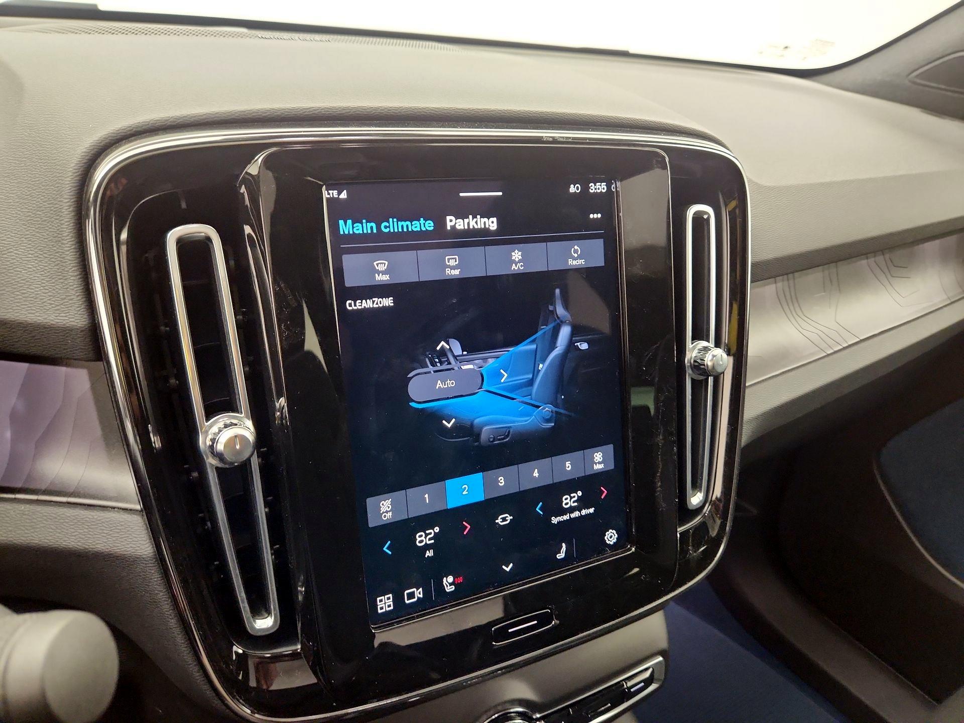 Thumbnail: 2022 Volvo C40 - 16