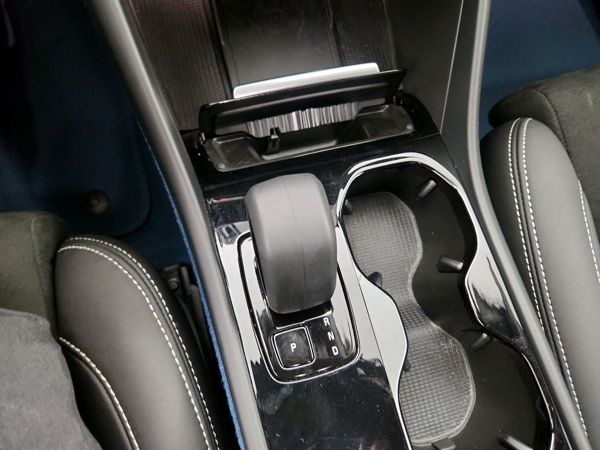 Thumbnail: 2022 Volvo C40 - 17