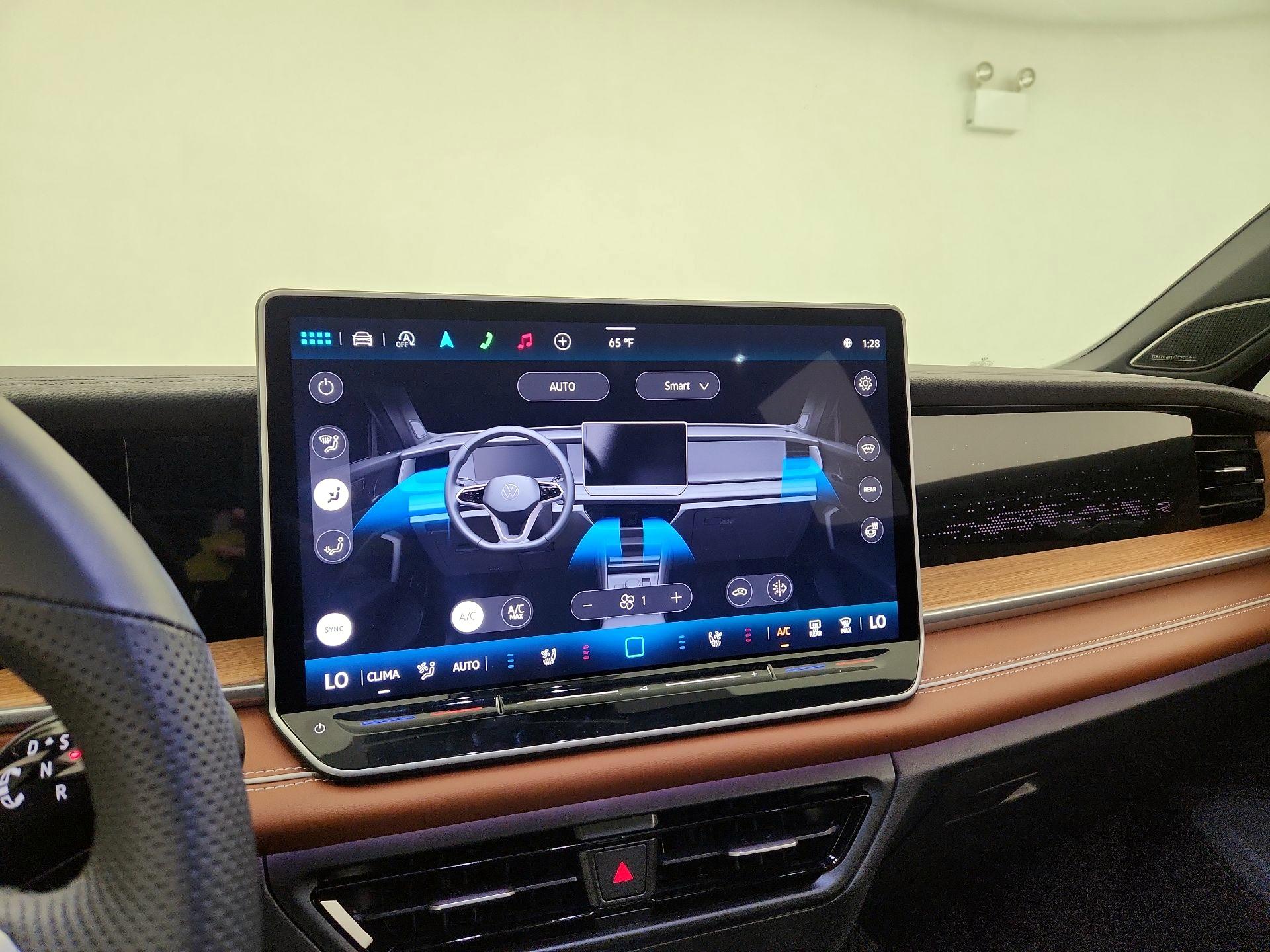 Thumbnail: 2025 Volkswagen Tiguan - 17