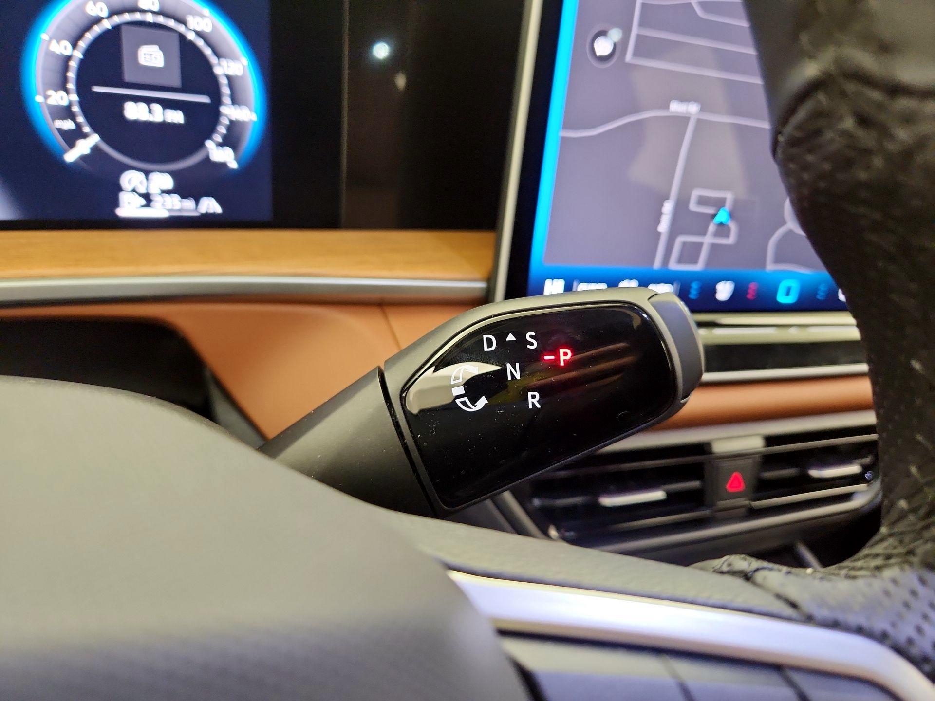 Thumbnail: 2025 Volkswagen Tiguan - 18