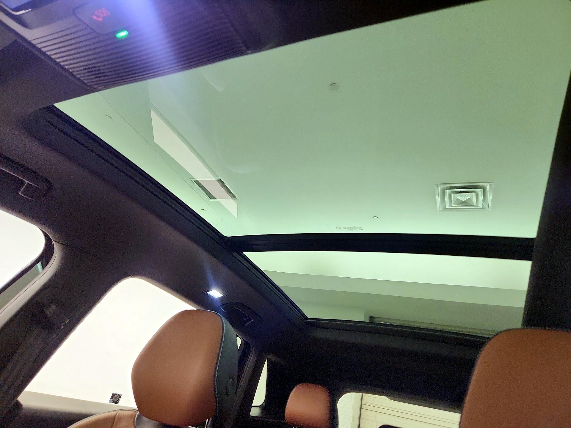 Thumbnail: 2025 Volkswagen Tiguan - 20