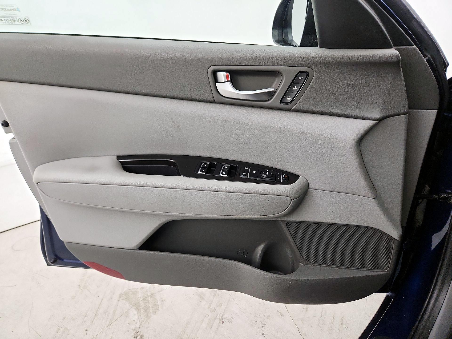 Thumbnail: 2016 Kia Optima - 12