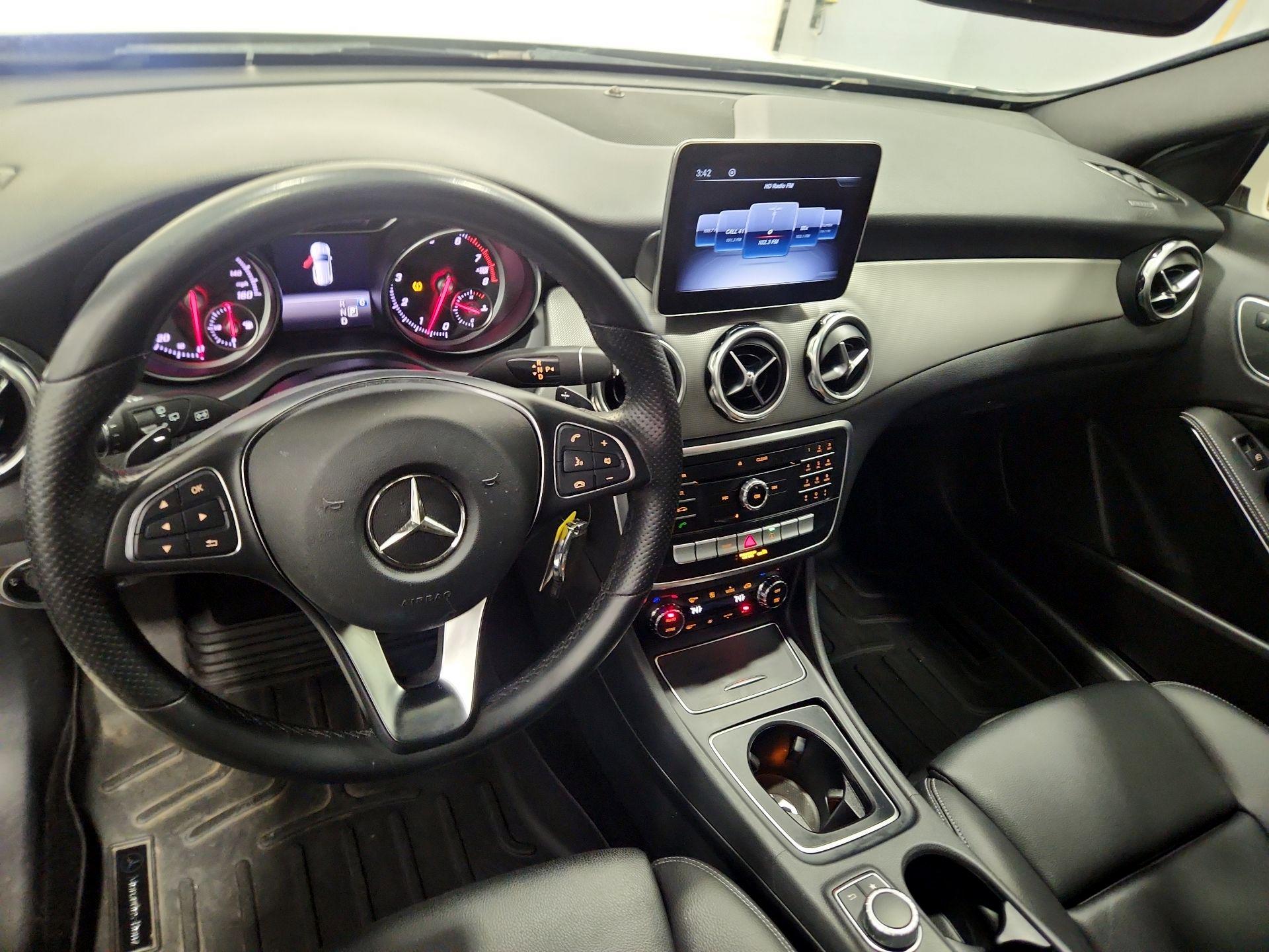 Thumbnail: 2020 Mercedes-Benz GLA - 9