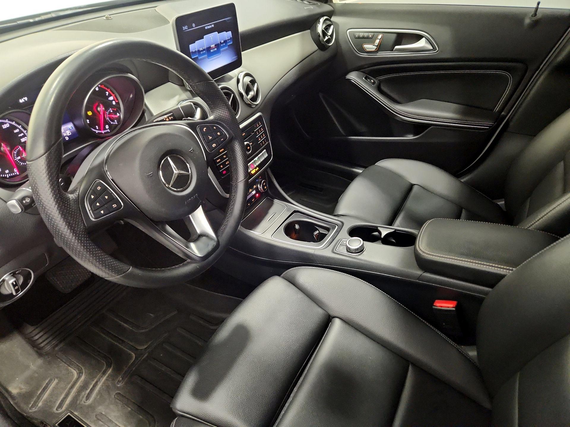 Thumbnail: 2020 Mercedes-Benz GLA - 11