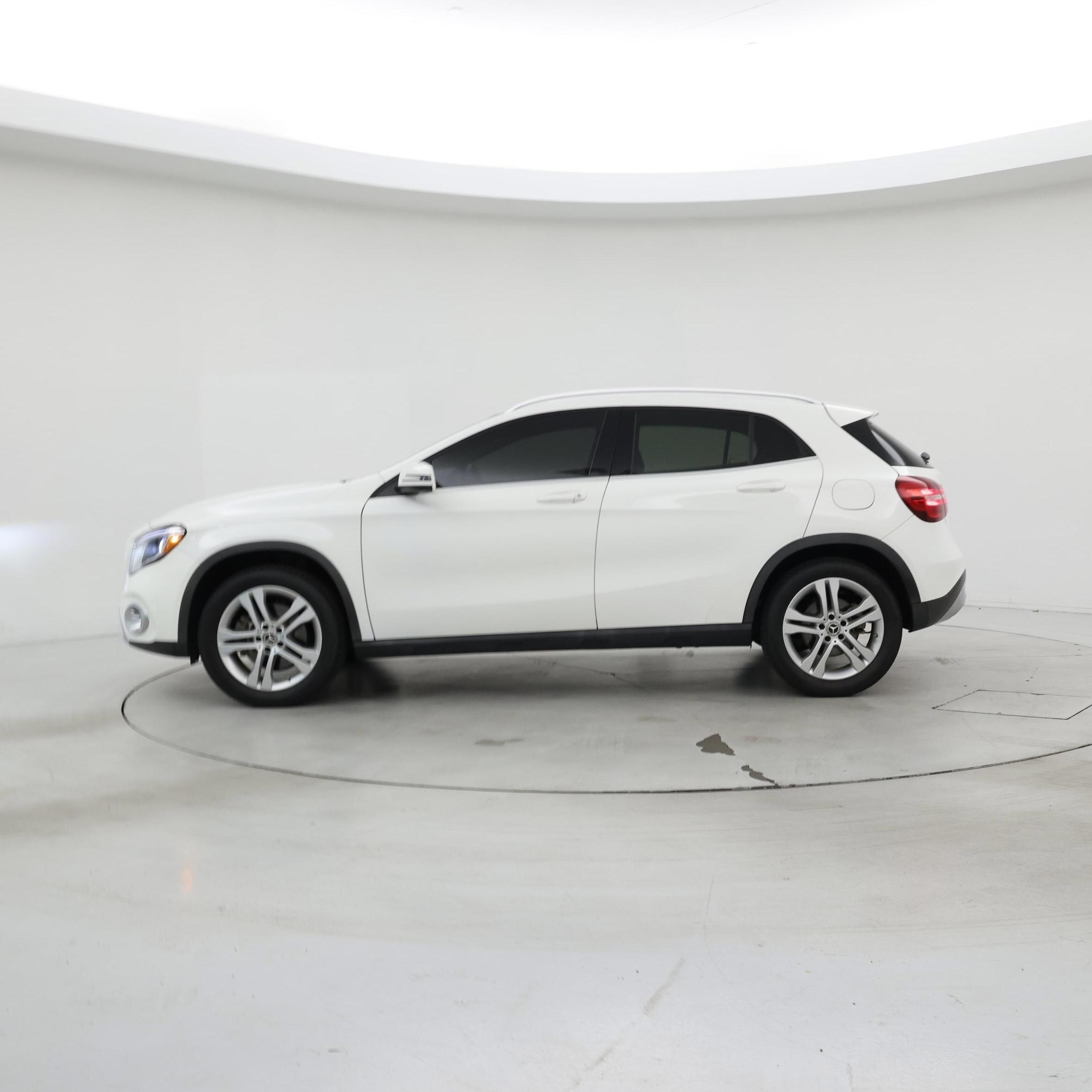 Thumbnail: 2020 Mercedes-Benz GLA - 3