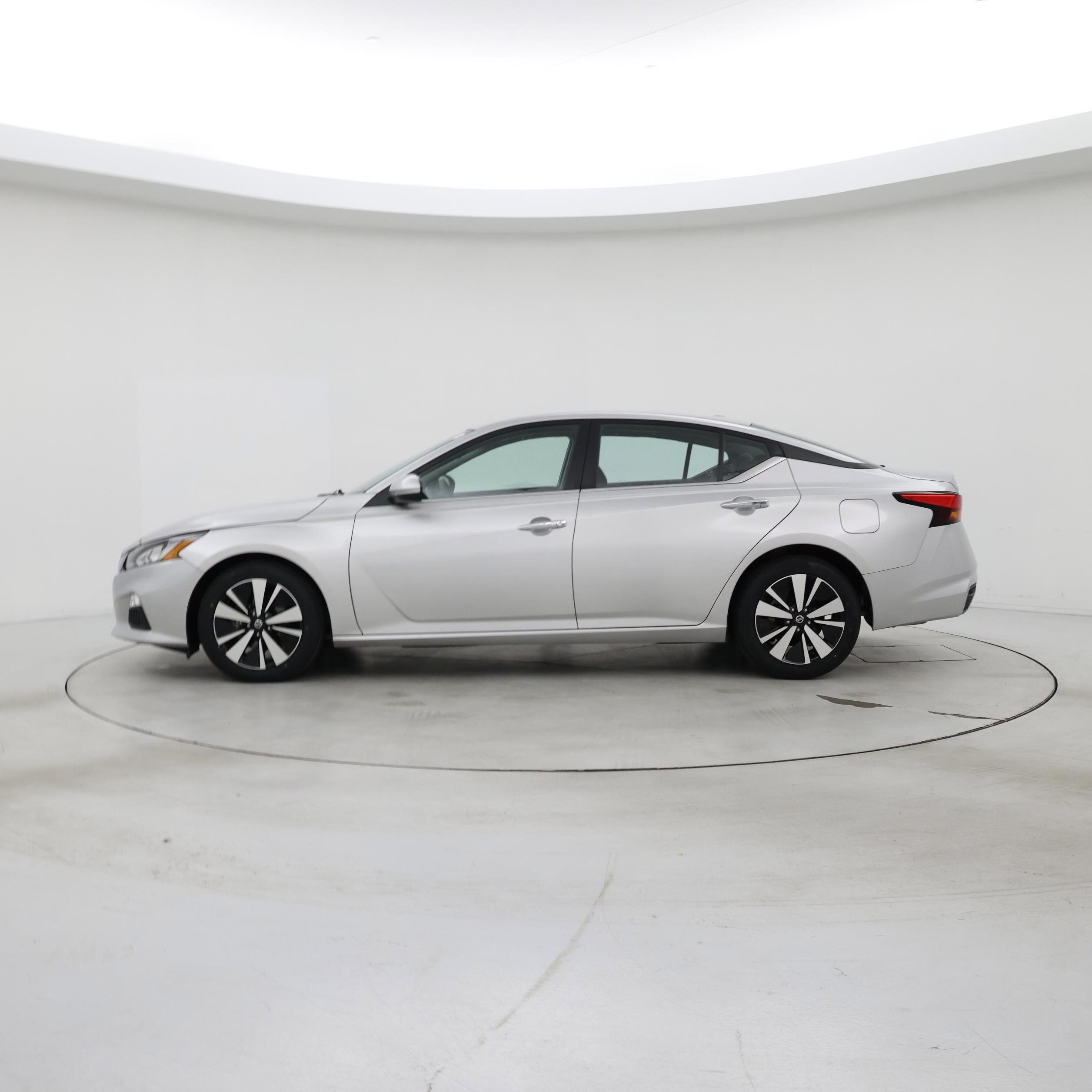 Thumbnail: 2022 Nissan Altima - 3