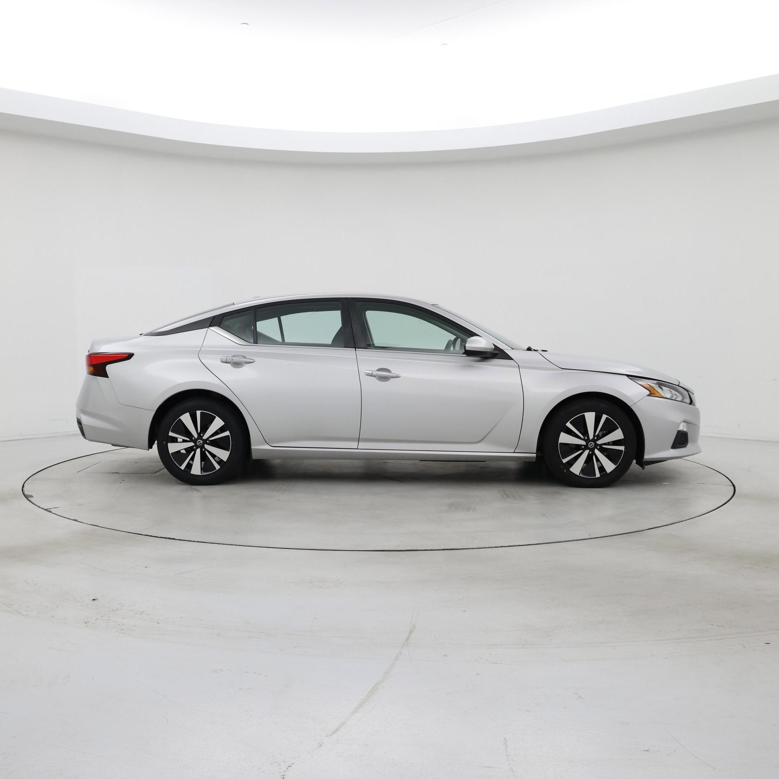 Thumbnail: 2022 Nissan Altima - 7