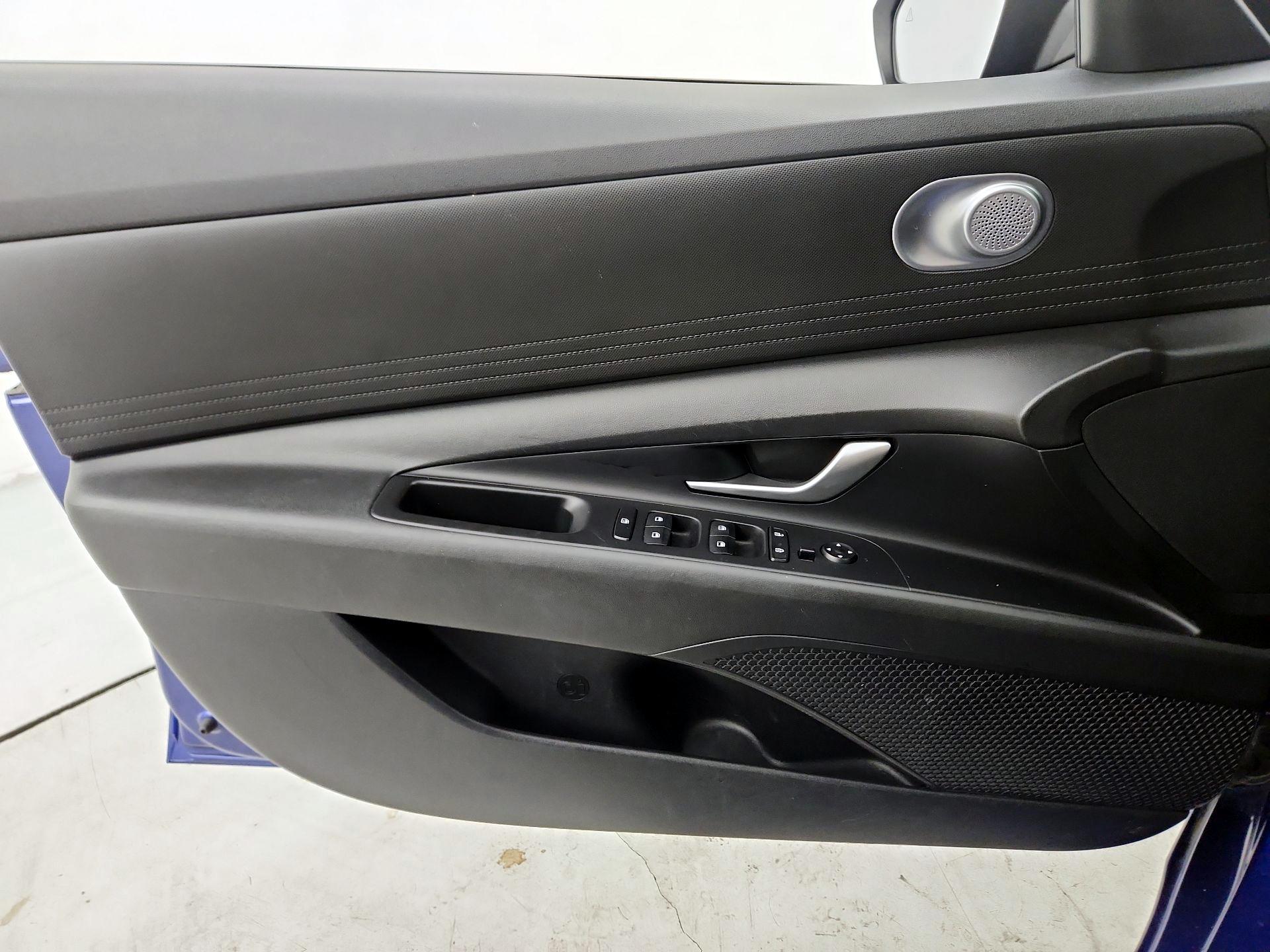 Thumbnail: 2023 Hyundai Elantra - 12