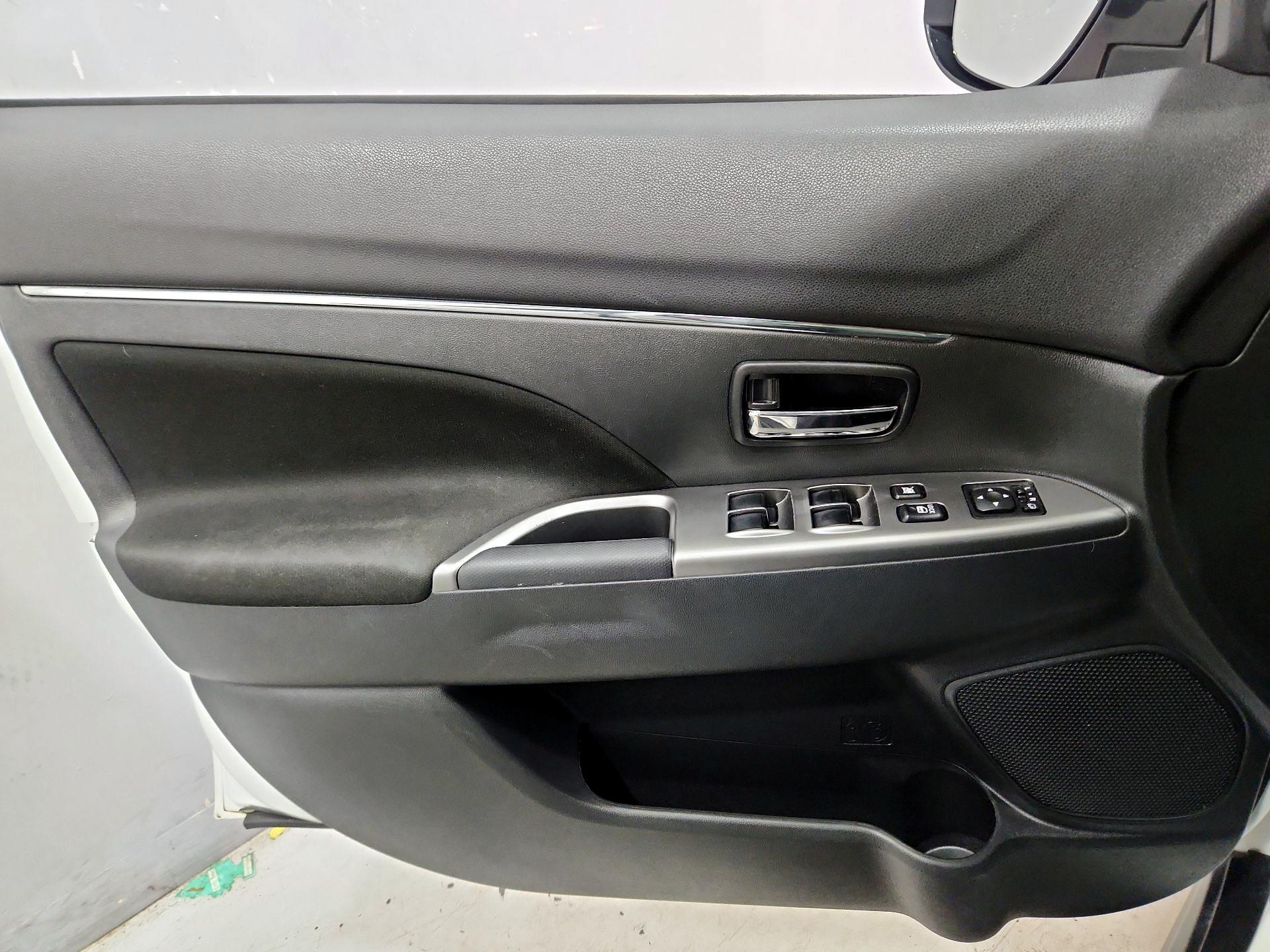 Thumbnail: 2021 Mitsubishi Outlander Sport - 13