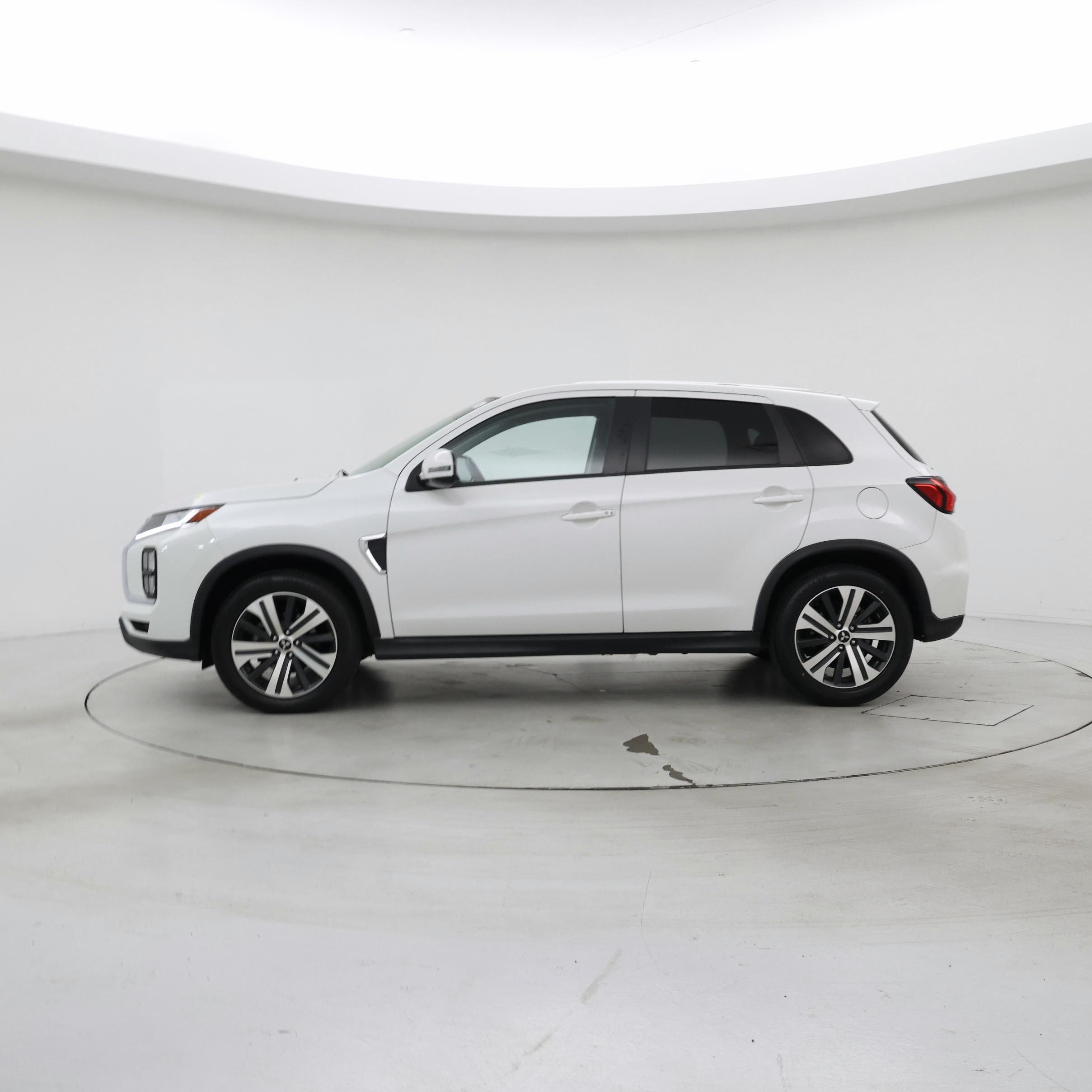 Thumbnail: 2021 Mitsubishi Outlander Sport - 3