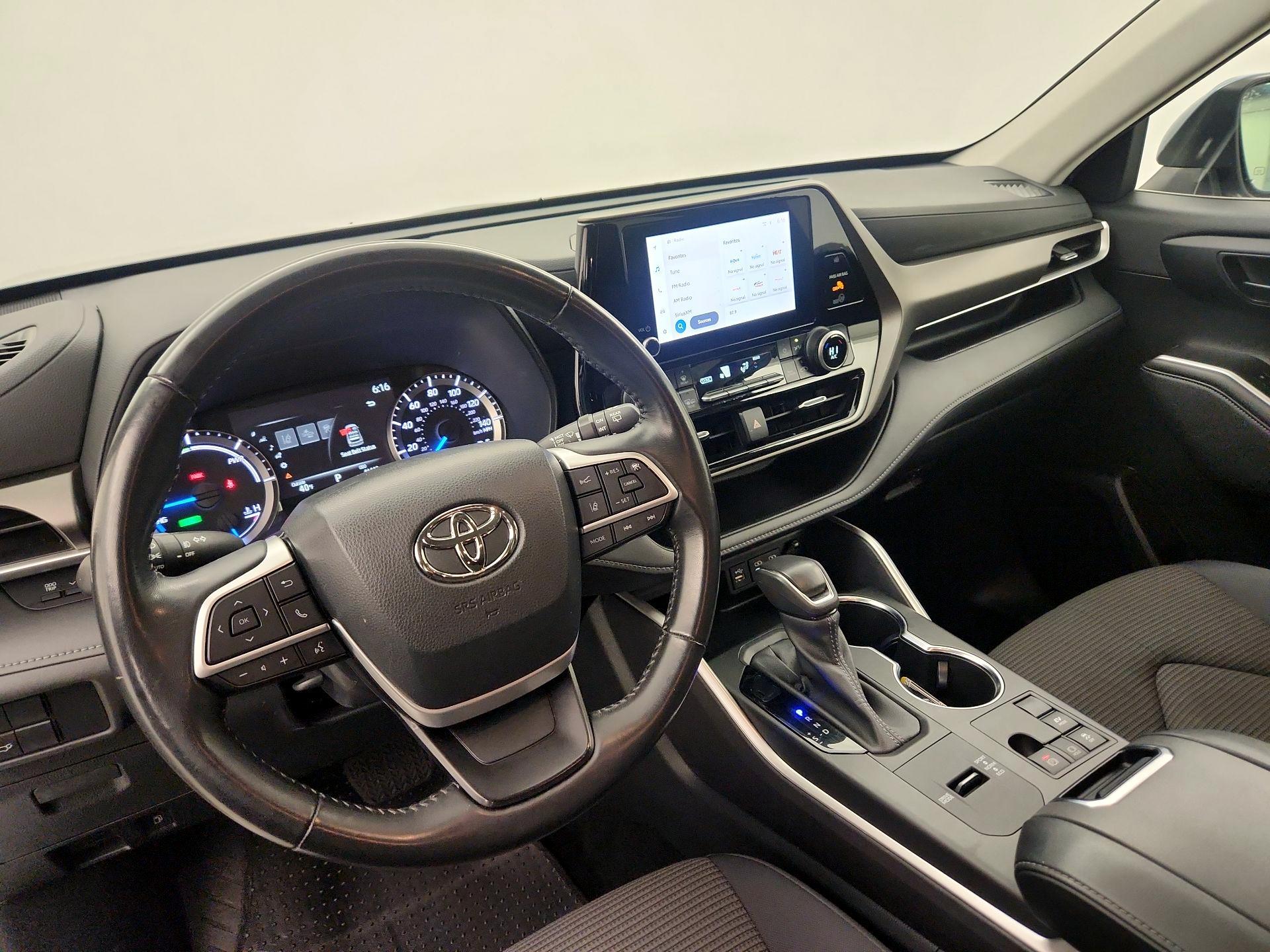 Thumbnail: 2023 Toyota Highlander - 9