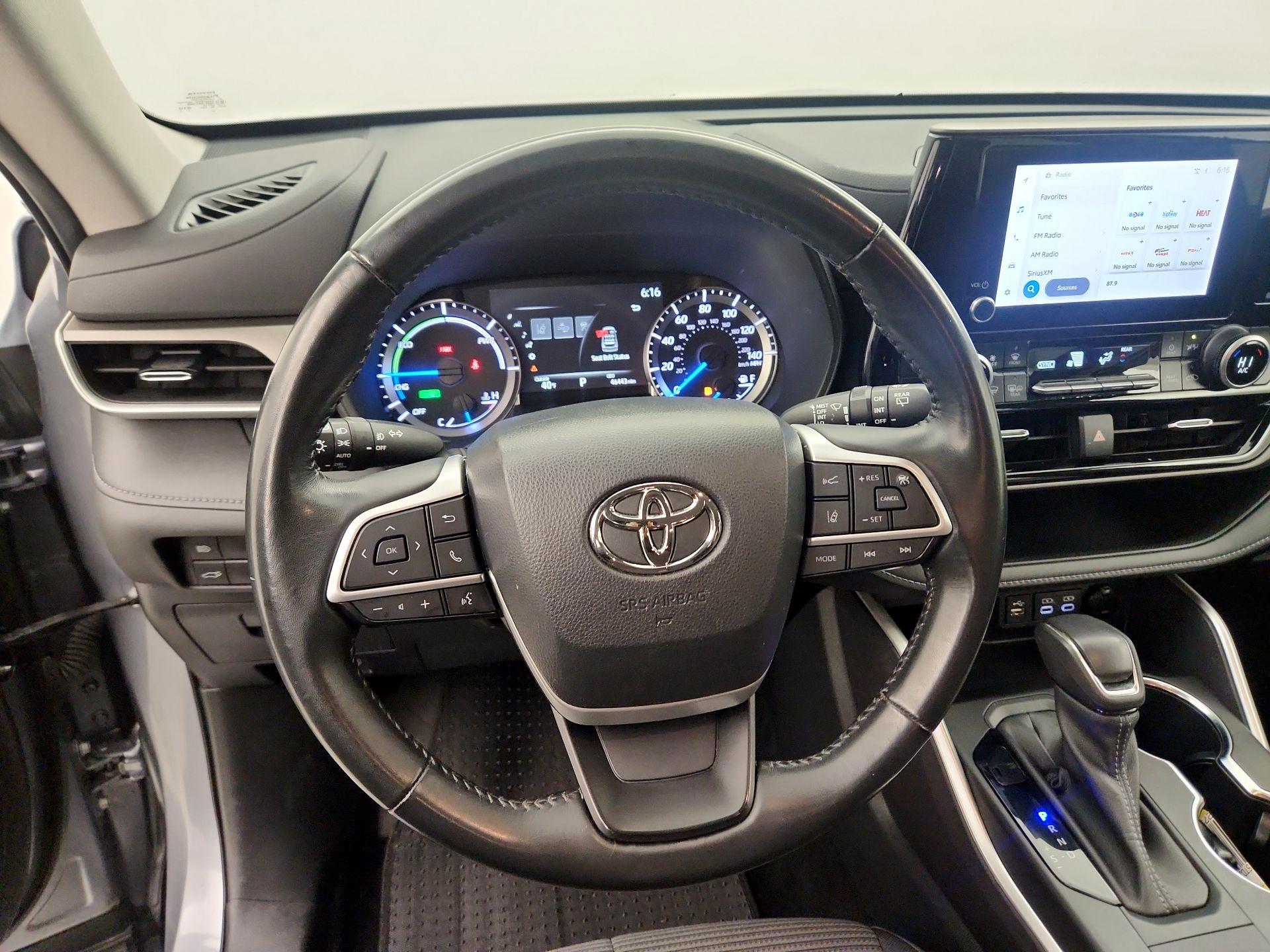 Thumbnail: 2023 Toyota Highlander - 10