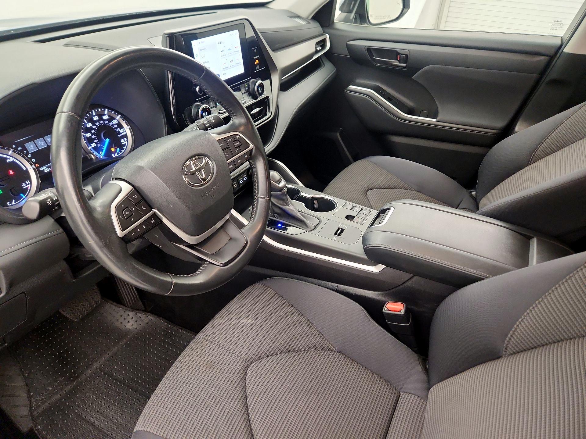 Thumbnail: 2023 Toyota Highlander - 11