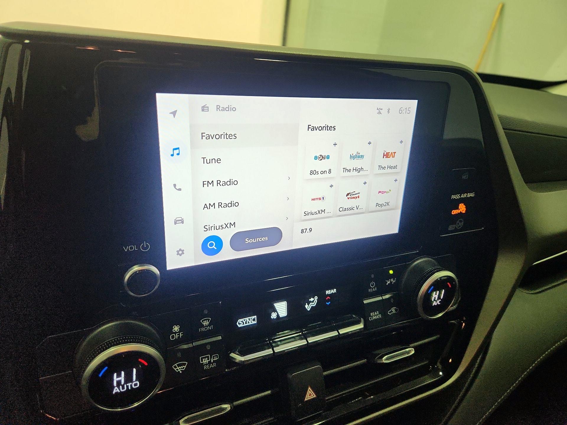 Thumbnail: 2023 Toyota Highlander - 15