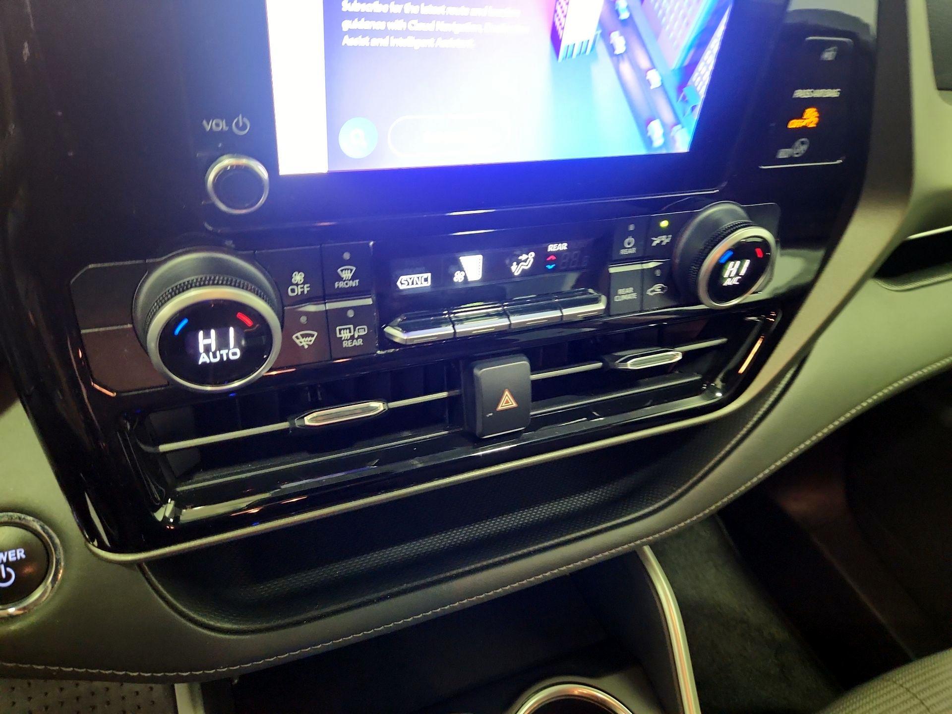 Thumbnail: 2023 Toyota Highlander - 16