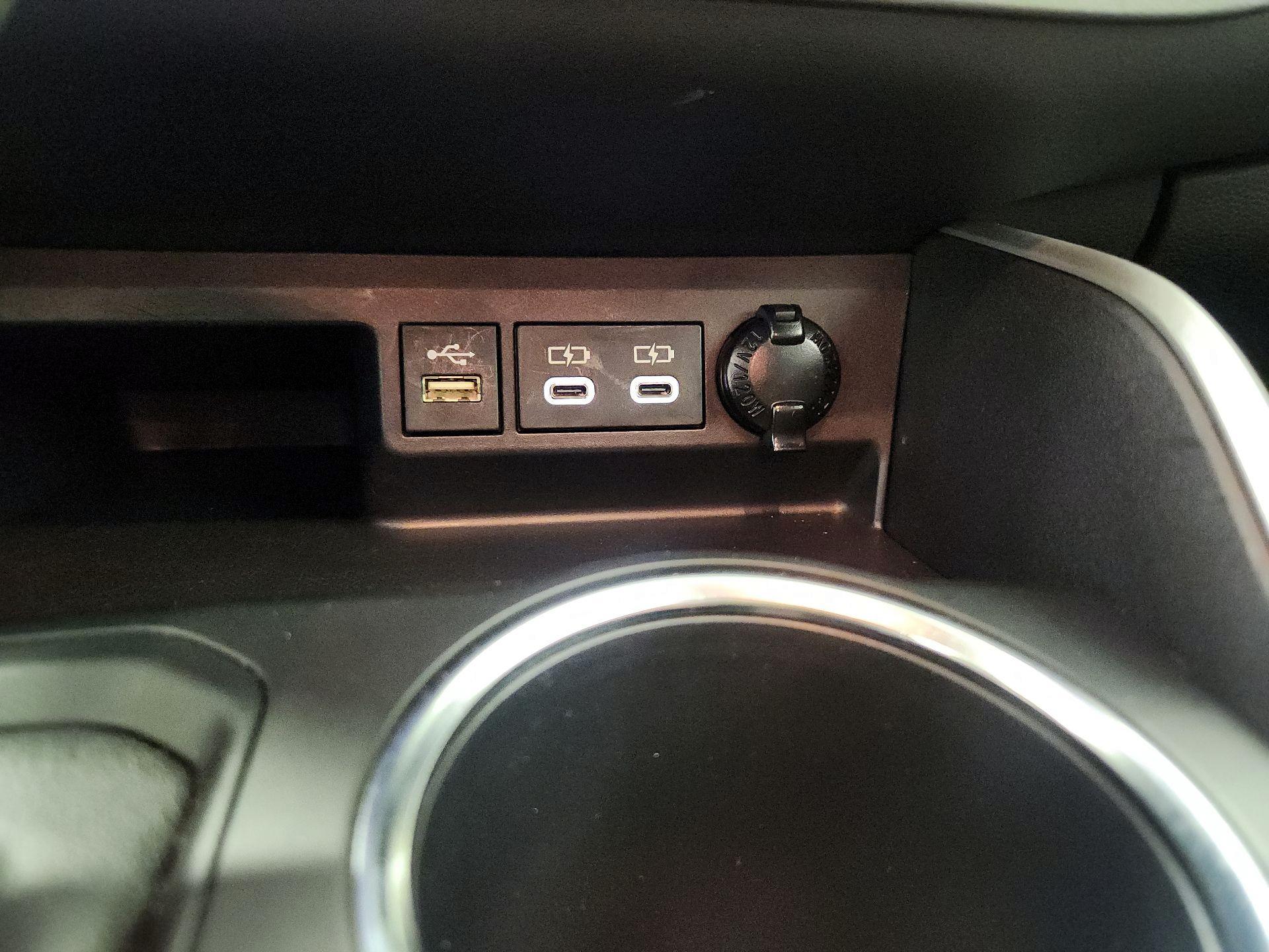 Thumbnail: 2023 Toyota Highlander - 18