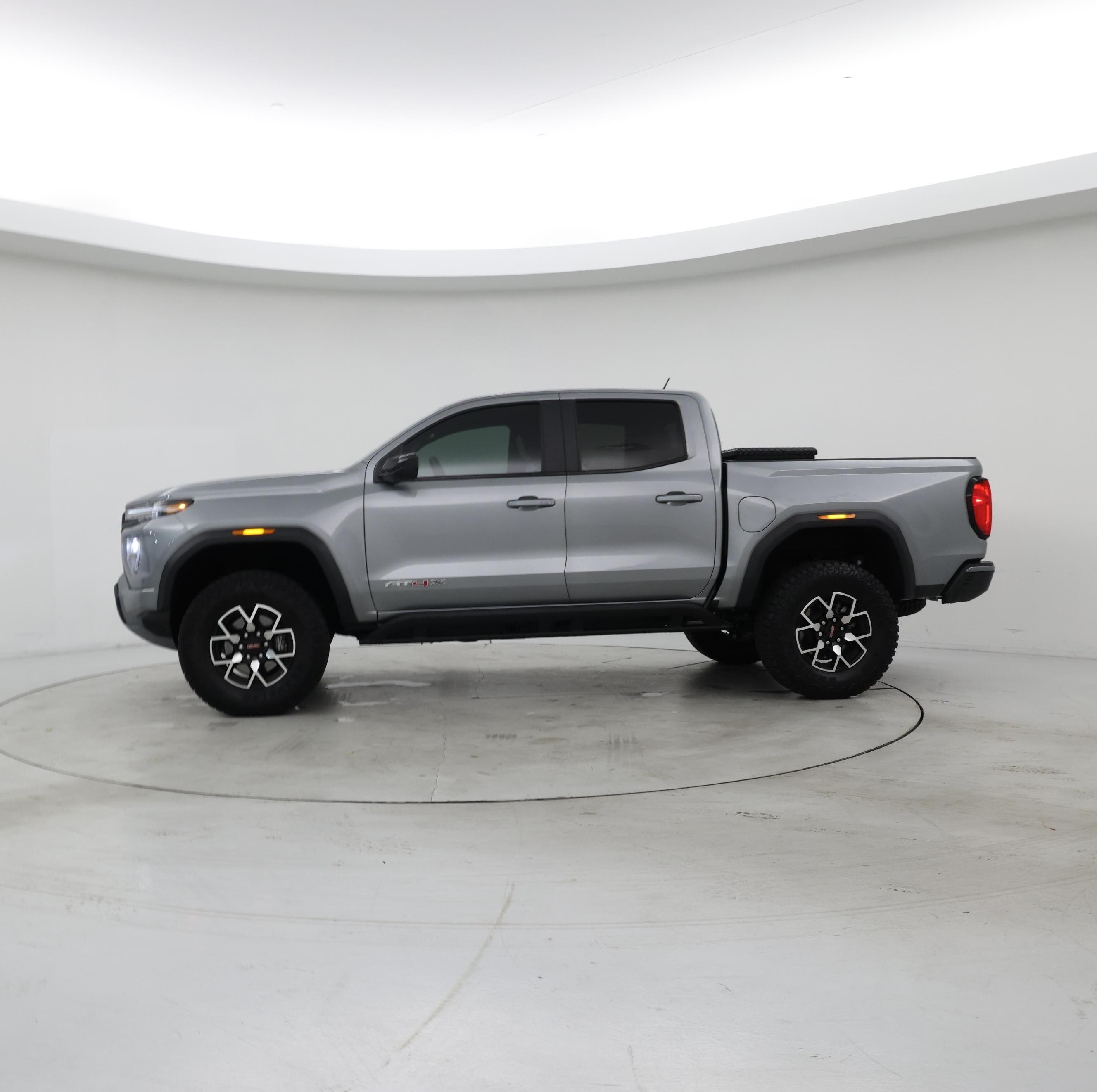 Thumbnail: 2024 GMC Canyon - 3