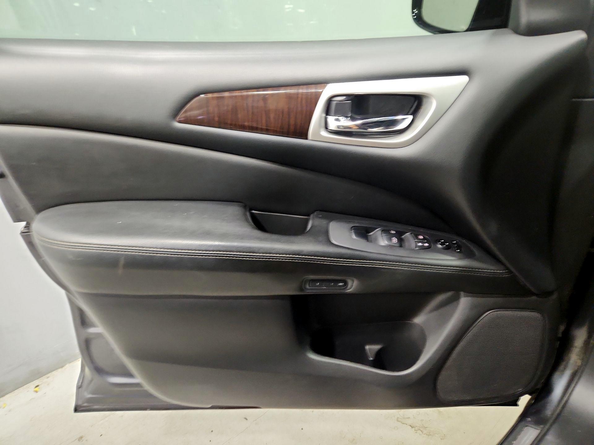 Thumbnail: 2014 Nissan Pathfinder - 12