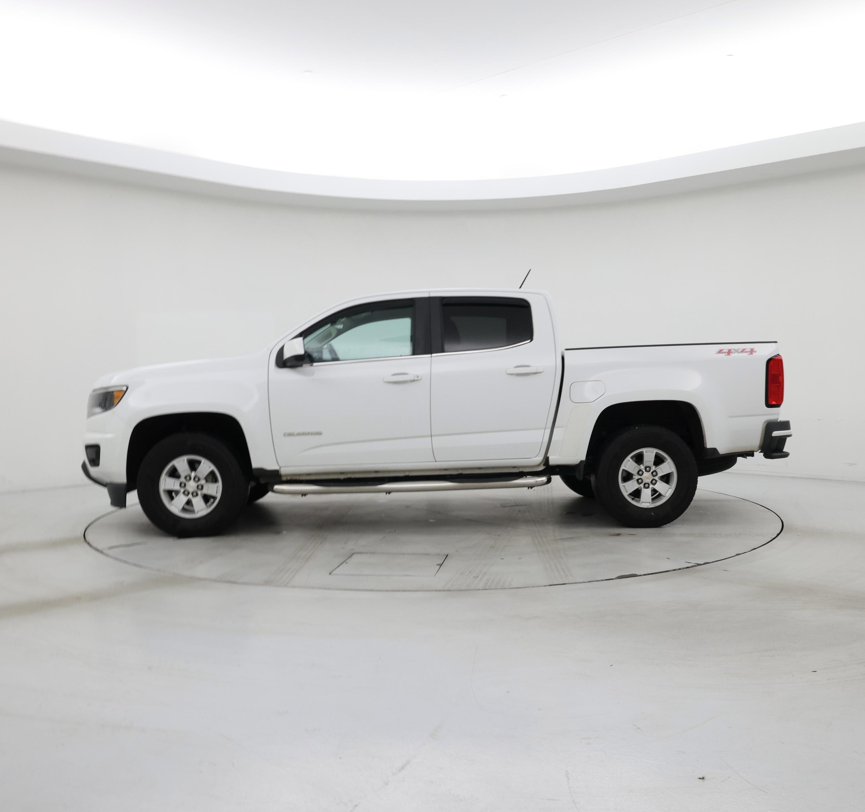 Thumbnail: 2019 Chevrolet Colorado - 3