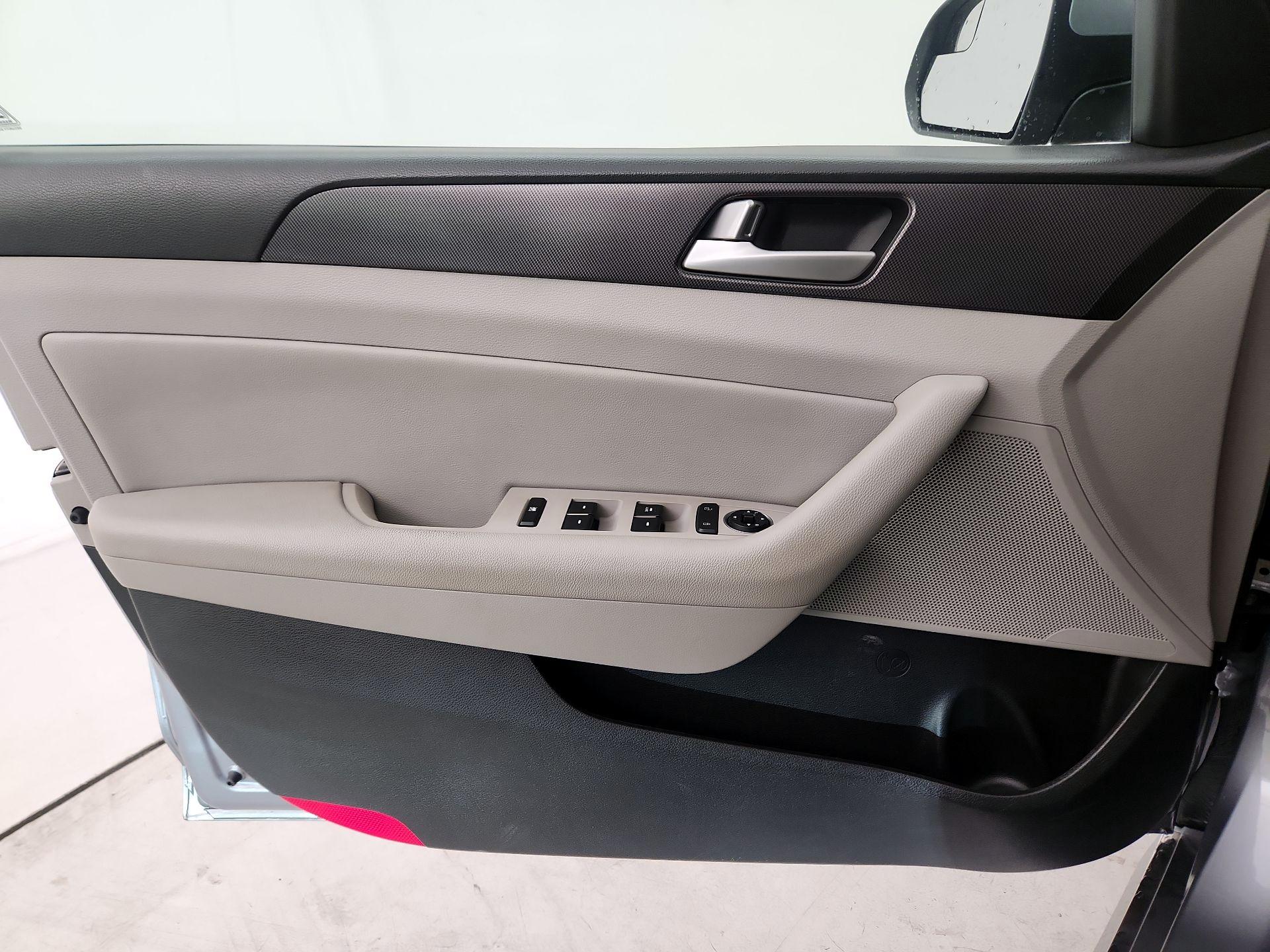 Thumbnail: 2017 Hyundai Sonata - 12