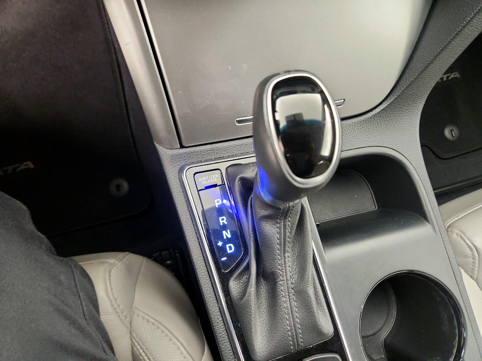 Thumbnail: 2017 Hyundai Sonata - 17