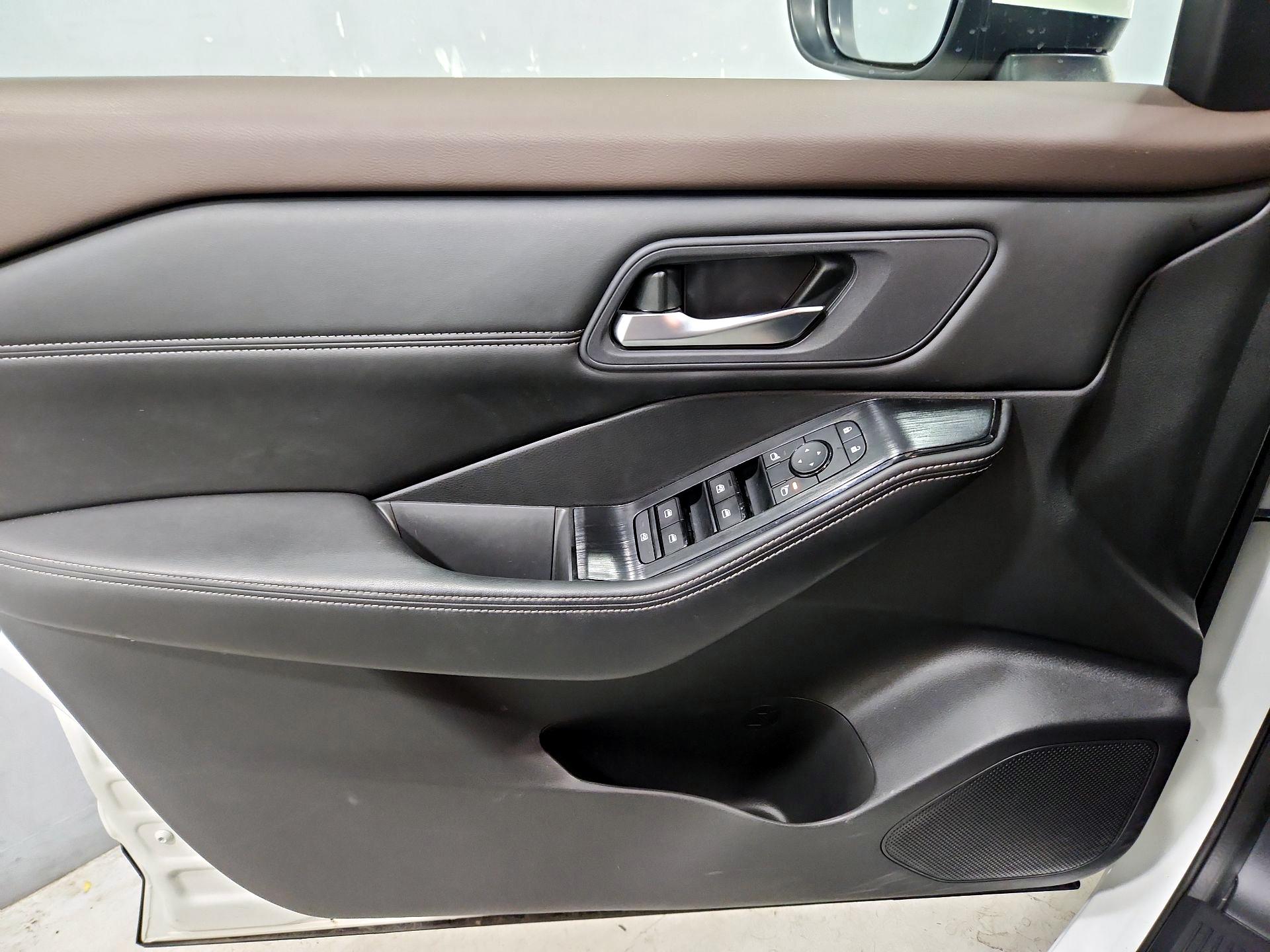 Thumbnail: 2023 Nissan Rogue - 12