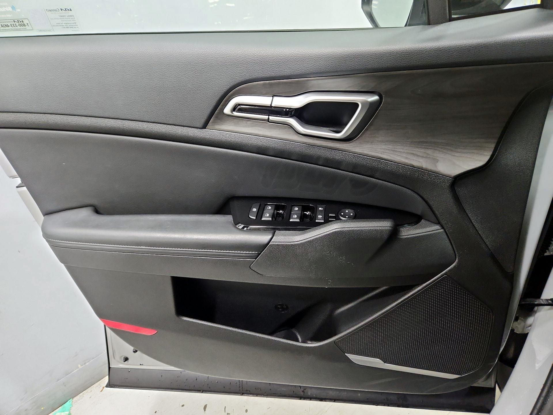 Thumbnail: 2023 Kia Sportage - 12