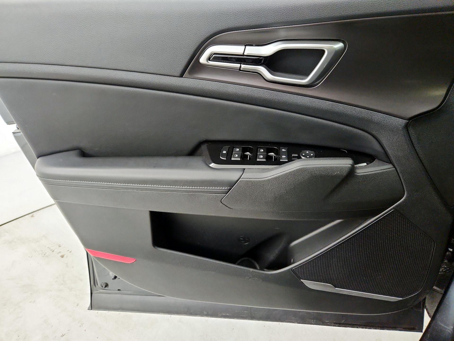 Thumbnail: 2023 Kia Sportage - 12