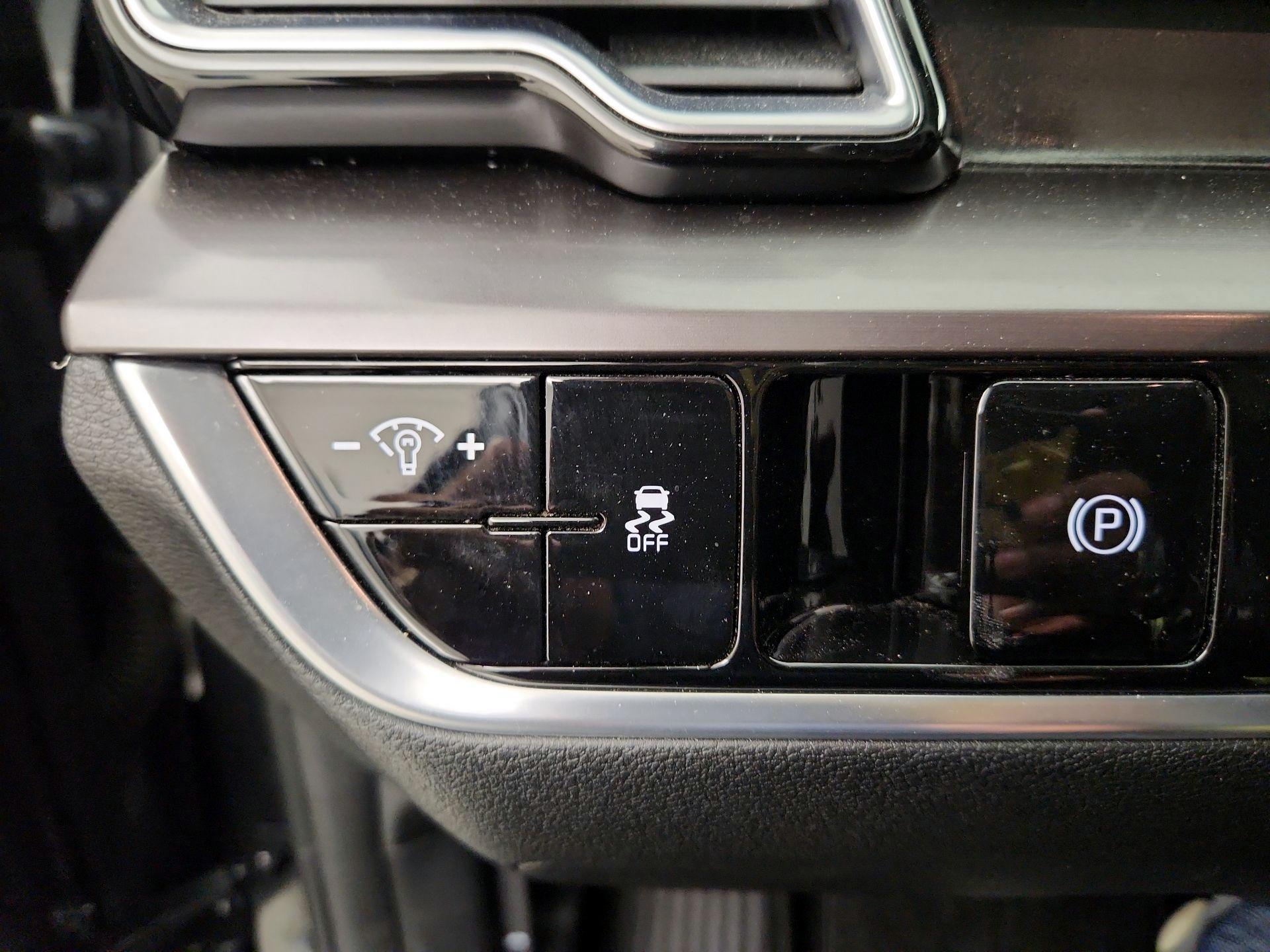 Thumbnail: 2023 Kia Sportage - 13