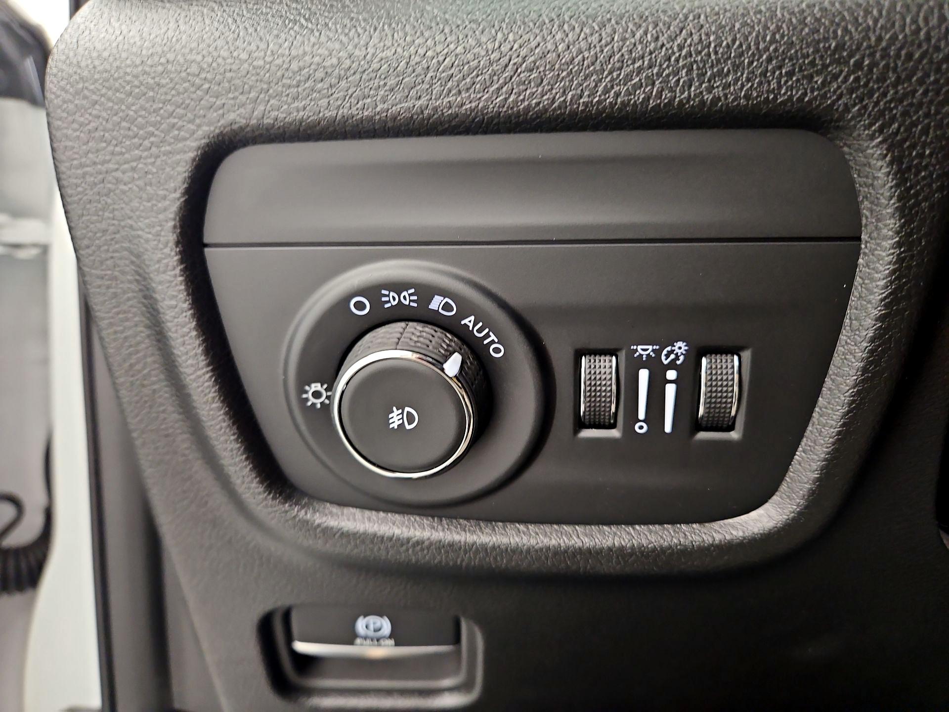 Thumbnail: 2024 Jeep Grand Cherokee - 13