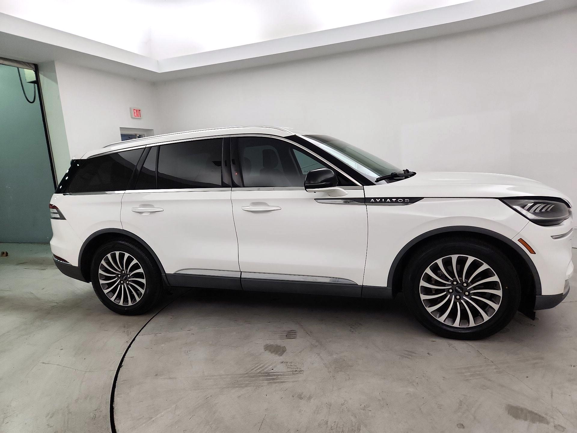 Thumbnail: 2020 Lincoln Aviator - 4