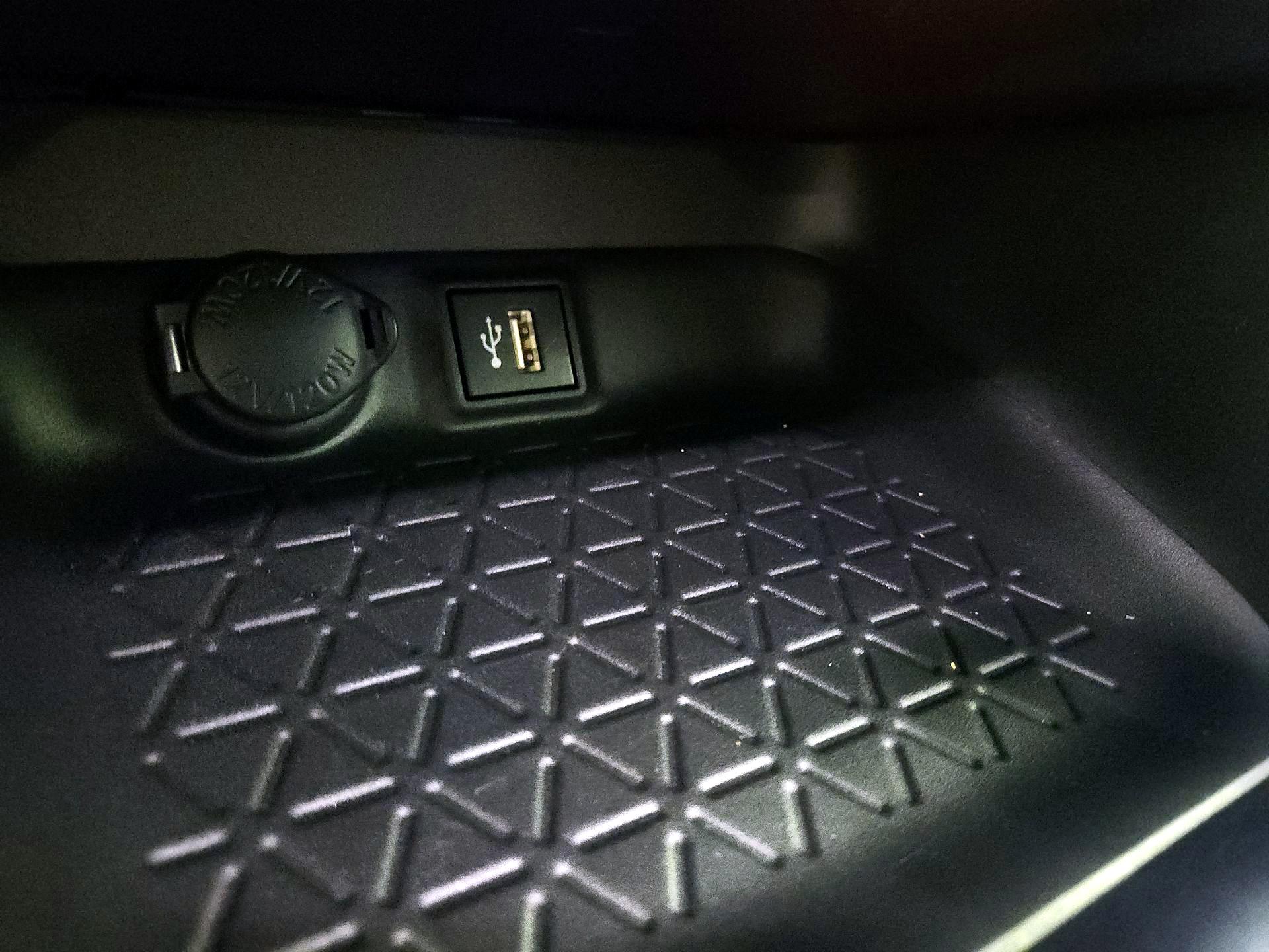 Thumbnail: 2024 Toyota RAV4 - 18