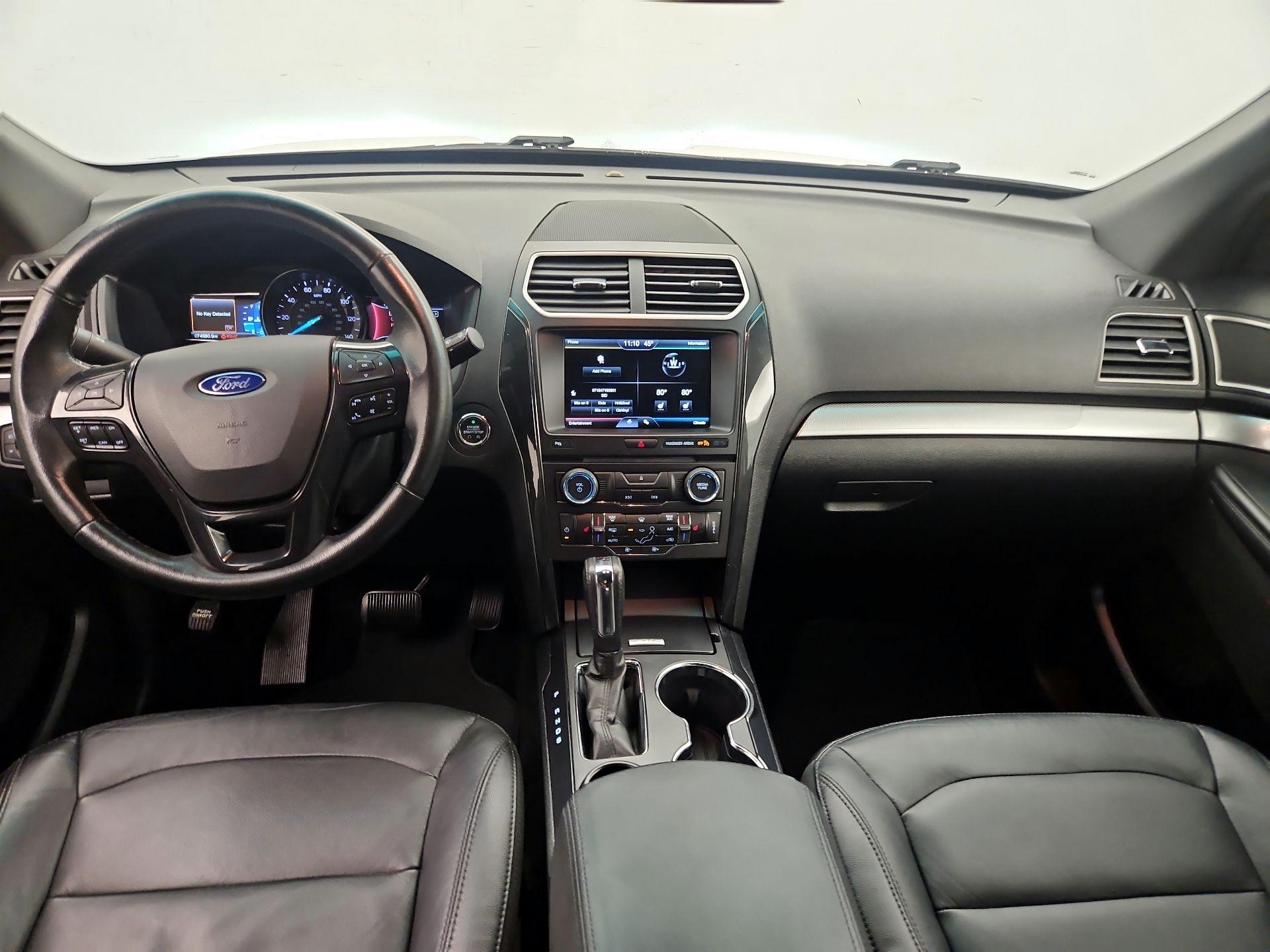 Thumbnail: 2016 Ford Explorer - 9