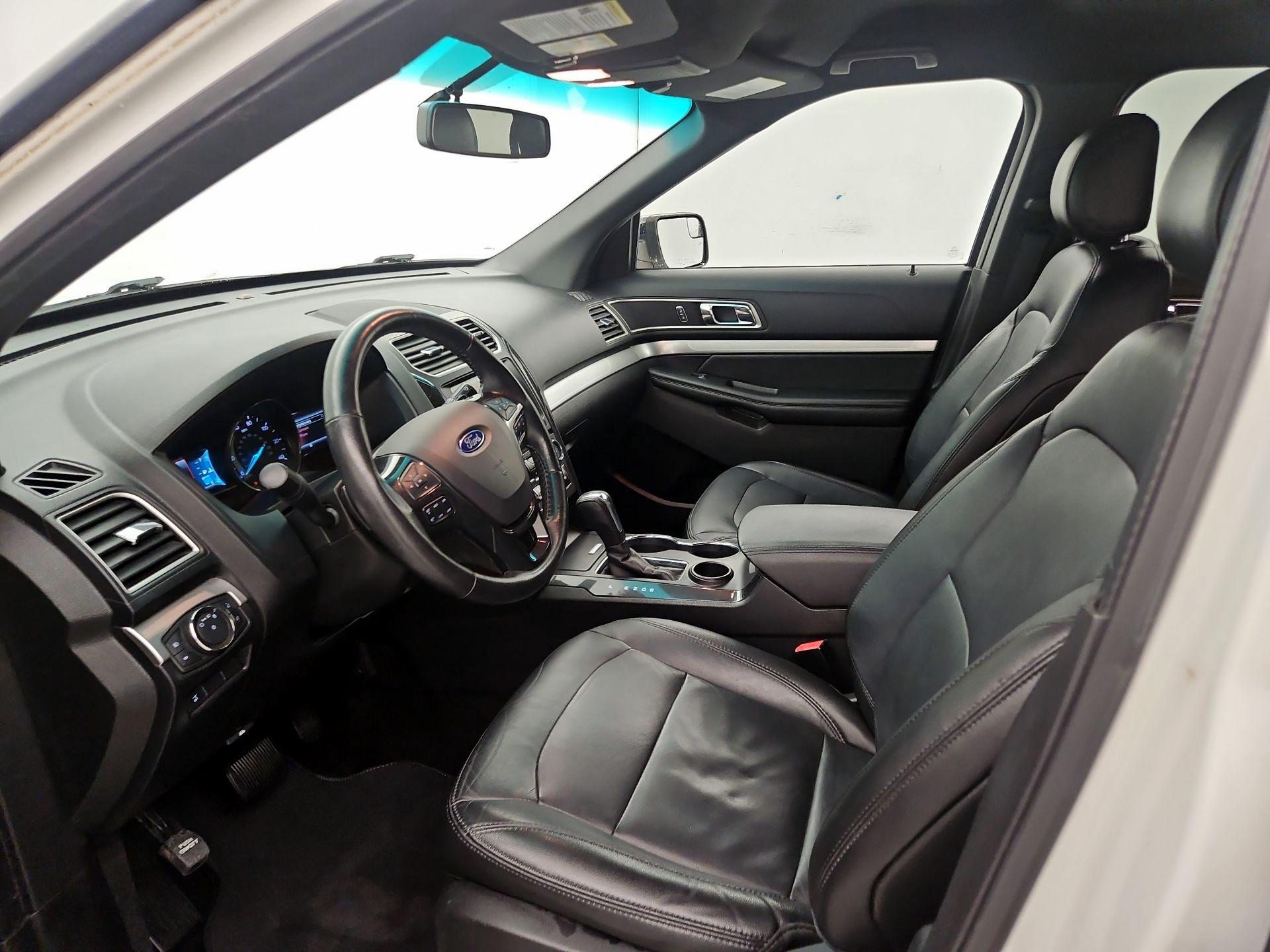 Thumbnail: 2016 Ford Explorer - 11