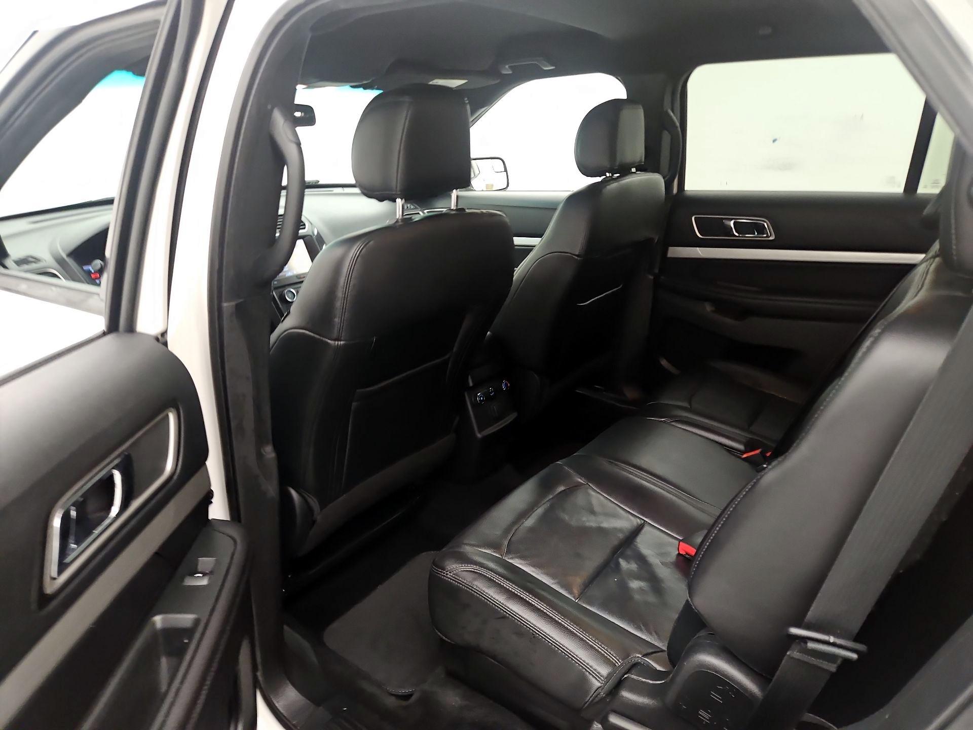 Thumbnail: 2016 Ford Explorer - 19