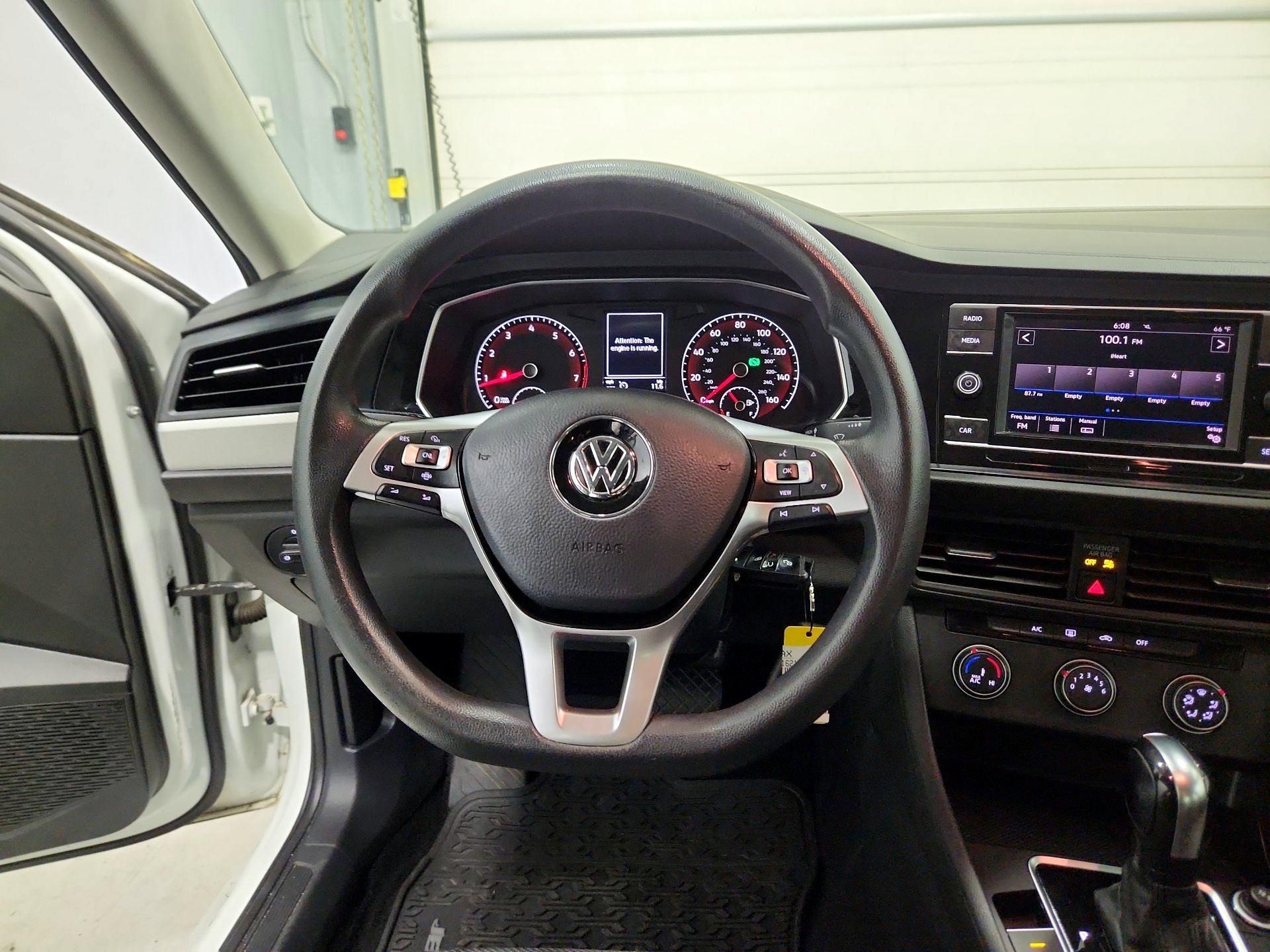 Thumbnail: 2019 Volkswagen Jetta - 10