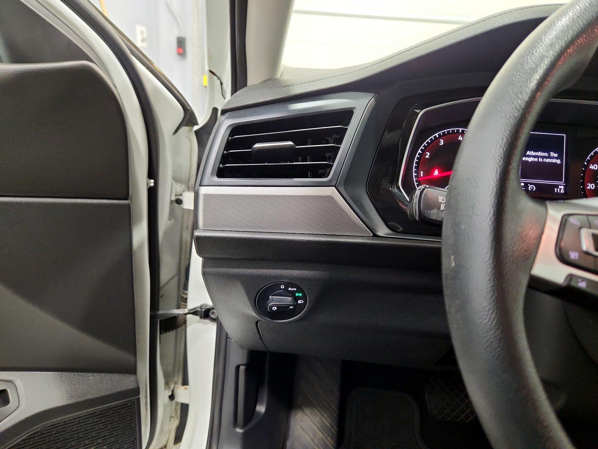 Thumbnail: 2019 Volkswagen Jetta - 13