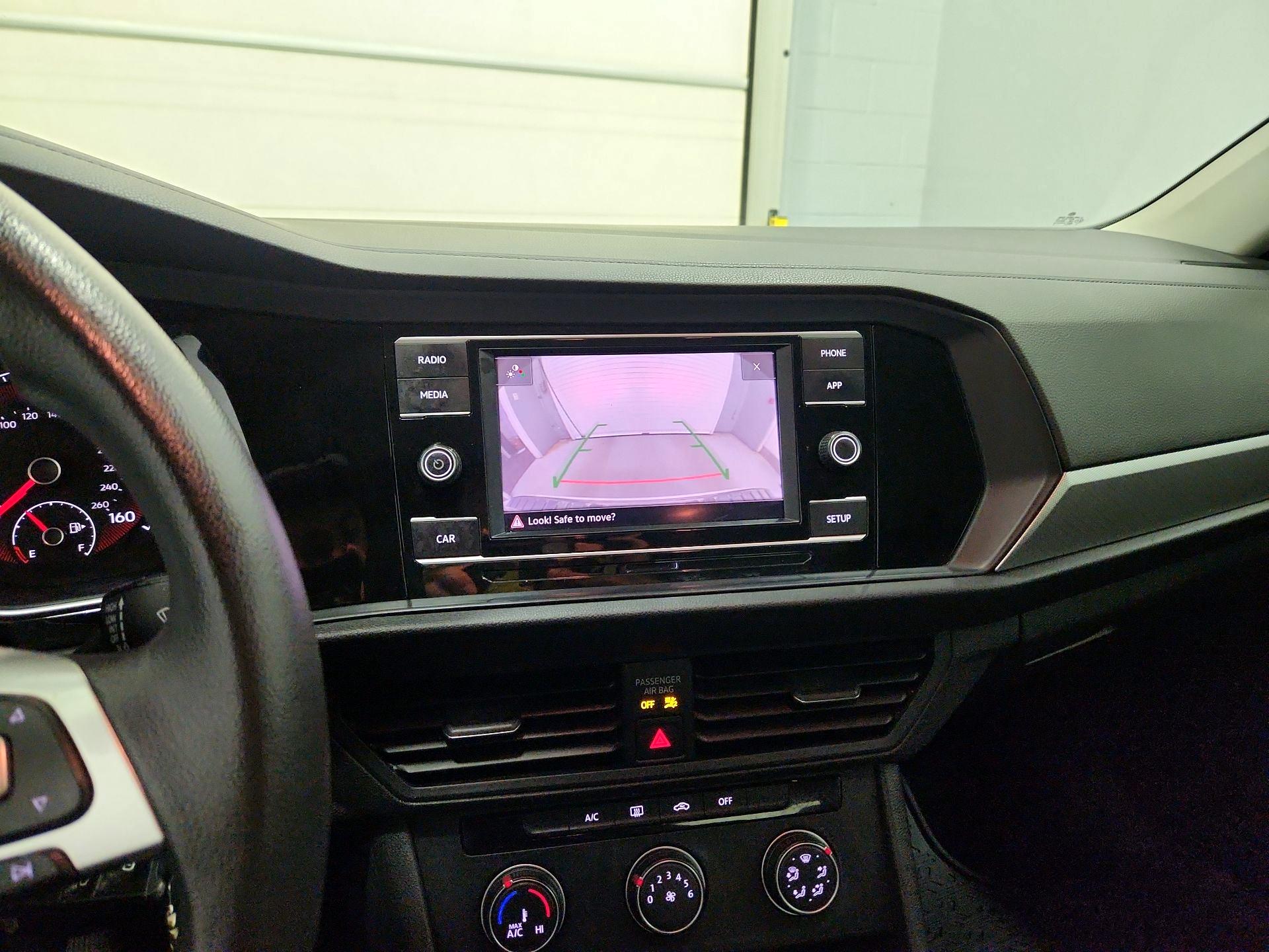 Thumbnail: 2019 Volkswagen Jetta - 14