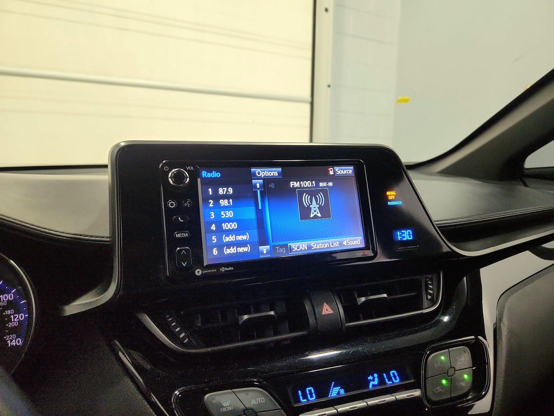 Thumbnail: 2018 Toyota C-HR - 15