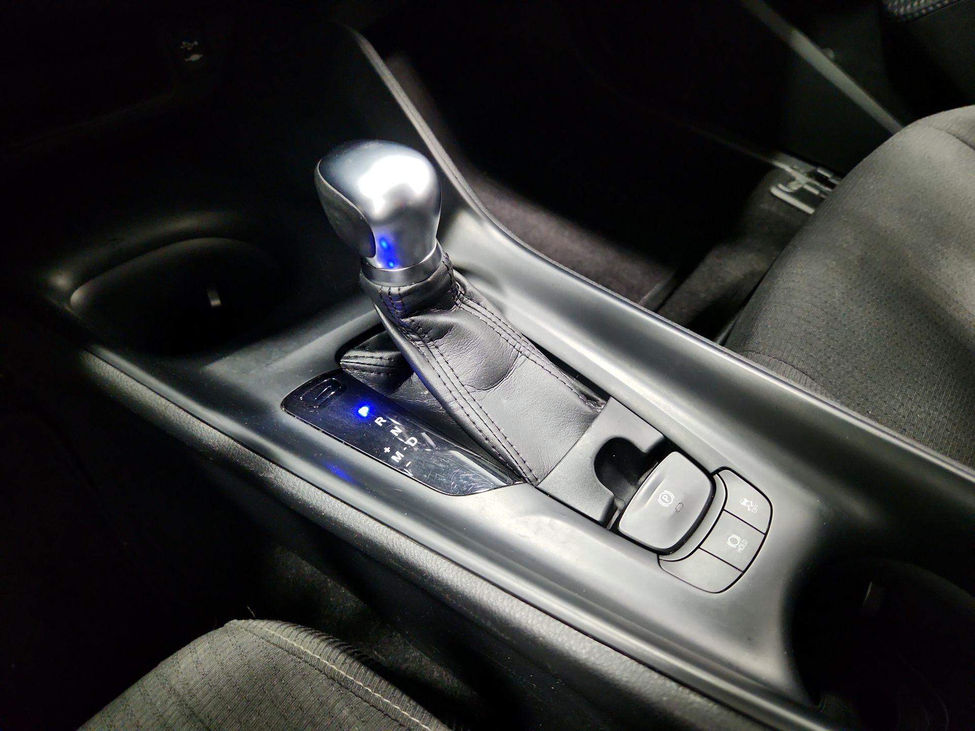 Thumbnail: 2018 Toyota C-HR - 17