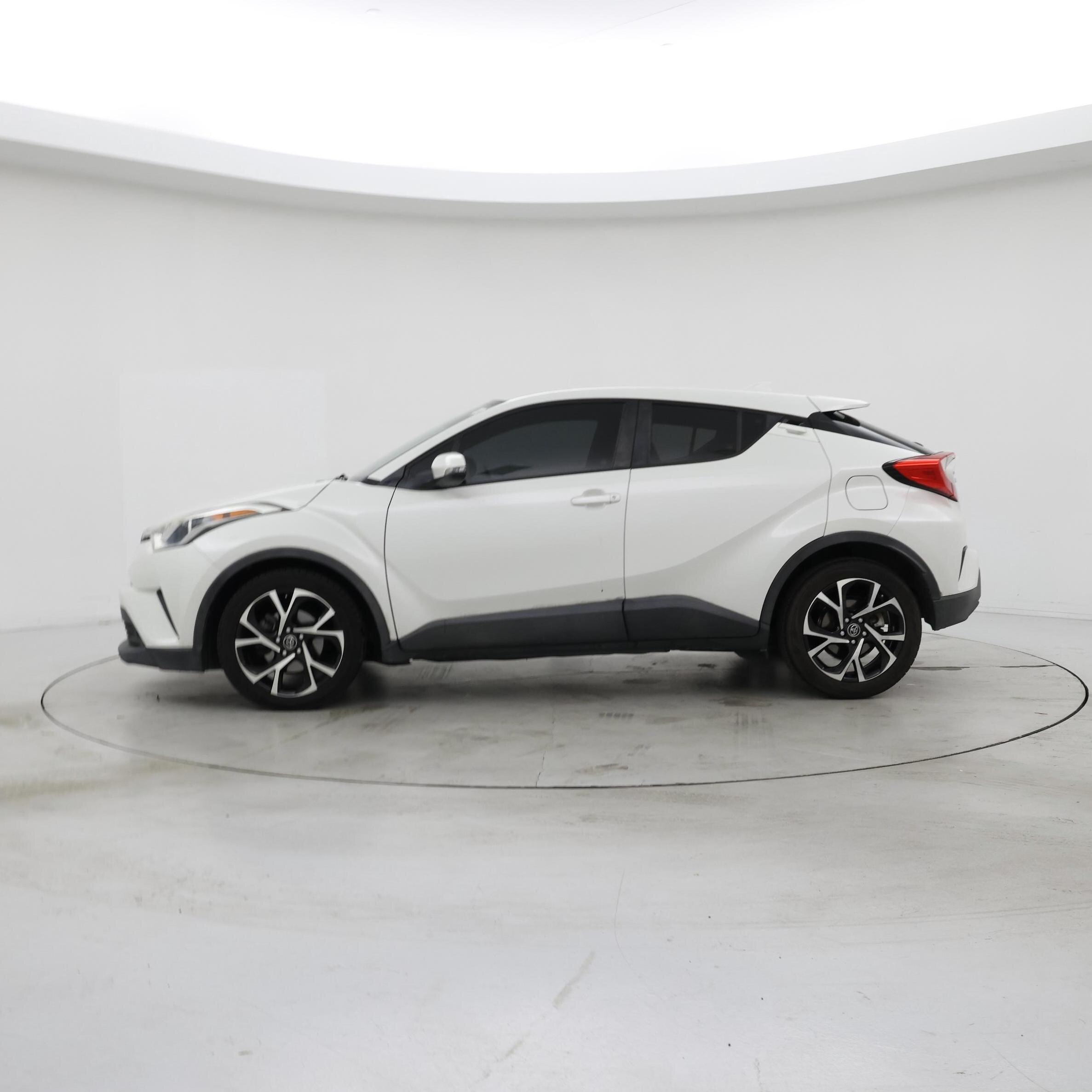 Thumbnail: 2018 Toyota C-HR - 3