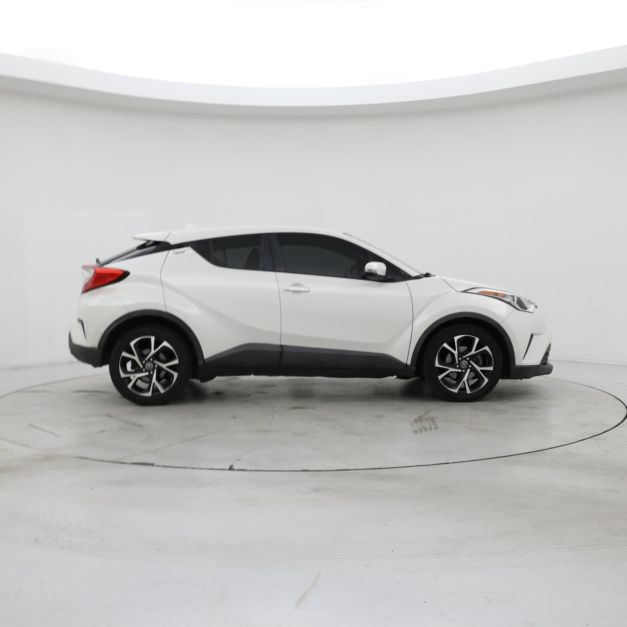 Thumbnail: 2018 Toyota C-HR - 7
