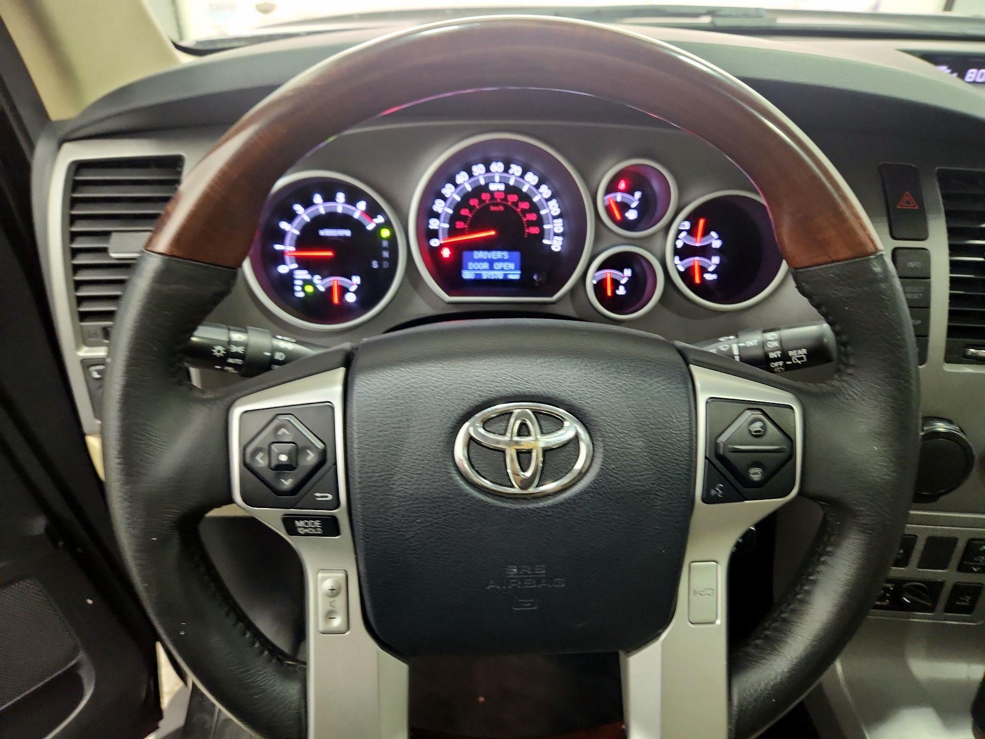 Thumbnail: 2015 Toyota Sequoia - 10