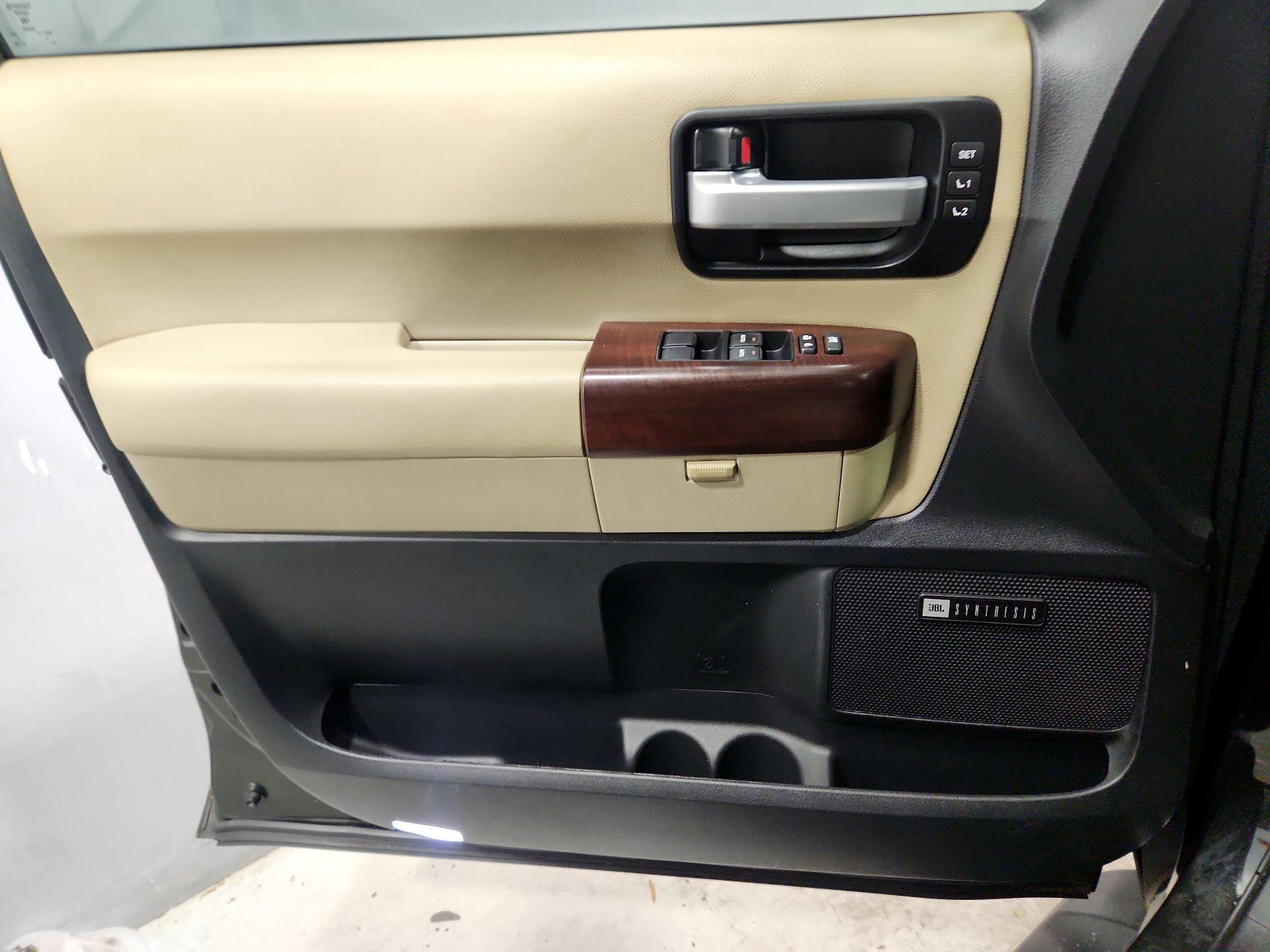 Thumbnail: 2015 Toyota Sequoia - 12